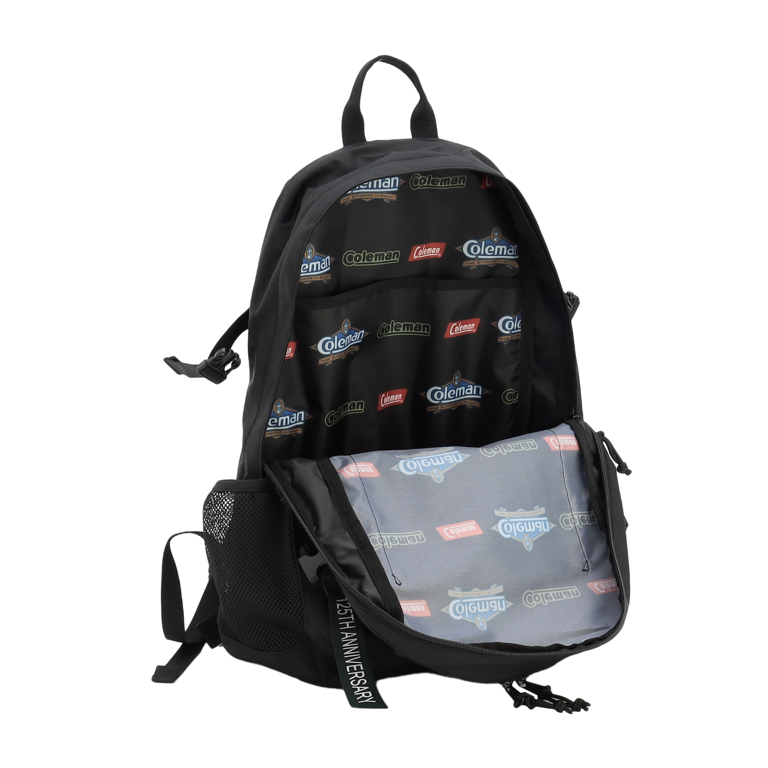 各インナーにはコールマンの歴代ロゴをプリント