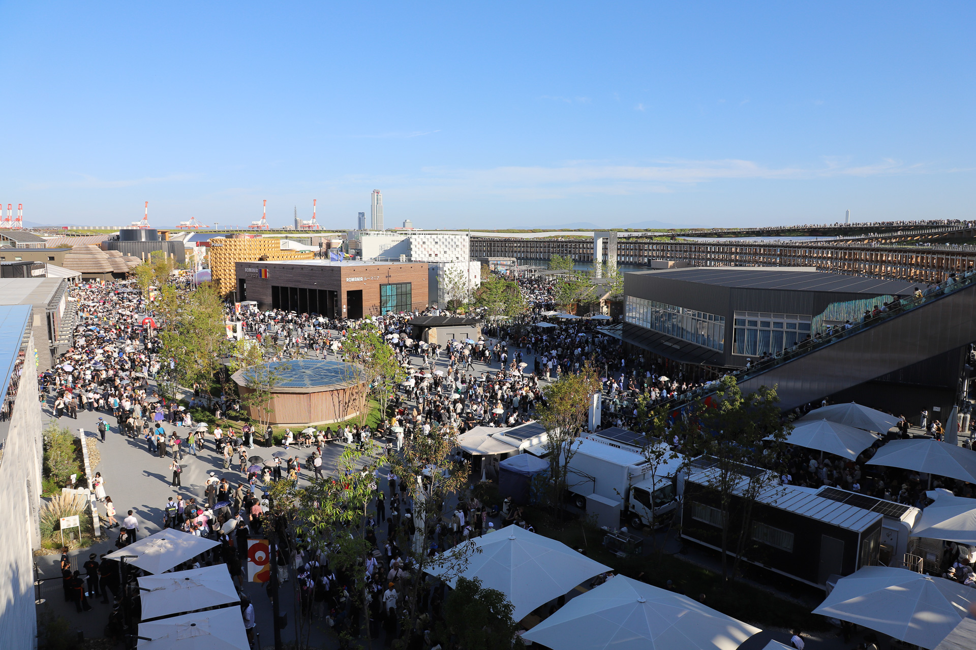 10月6日15時46分、西ゲート付近大屋根リングより