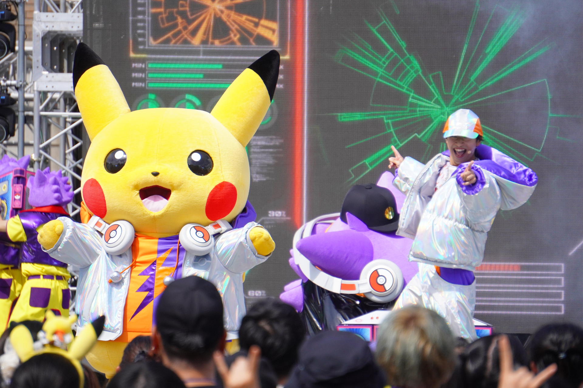 USJ's "Halloween 2025" is finally here. We got a sneak peek at the daytime "Pokémon Fever Party"!