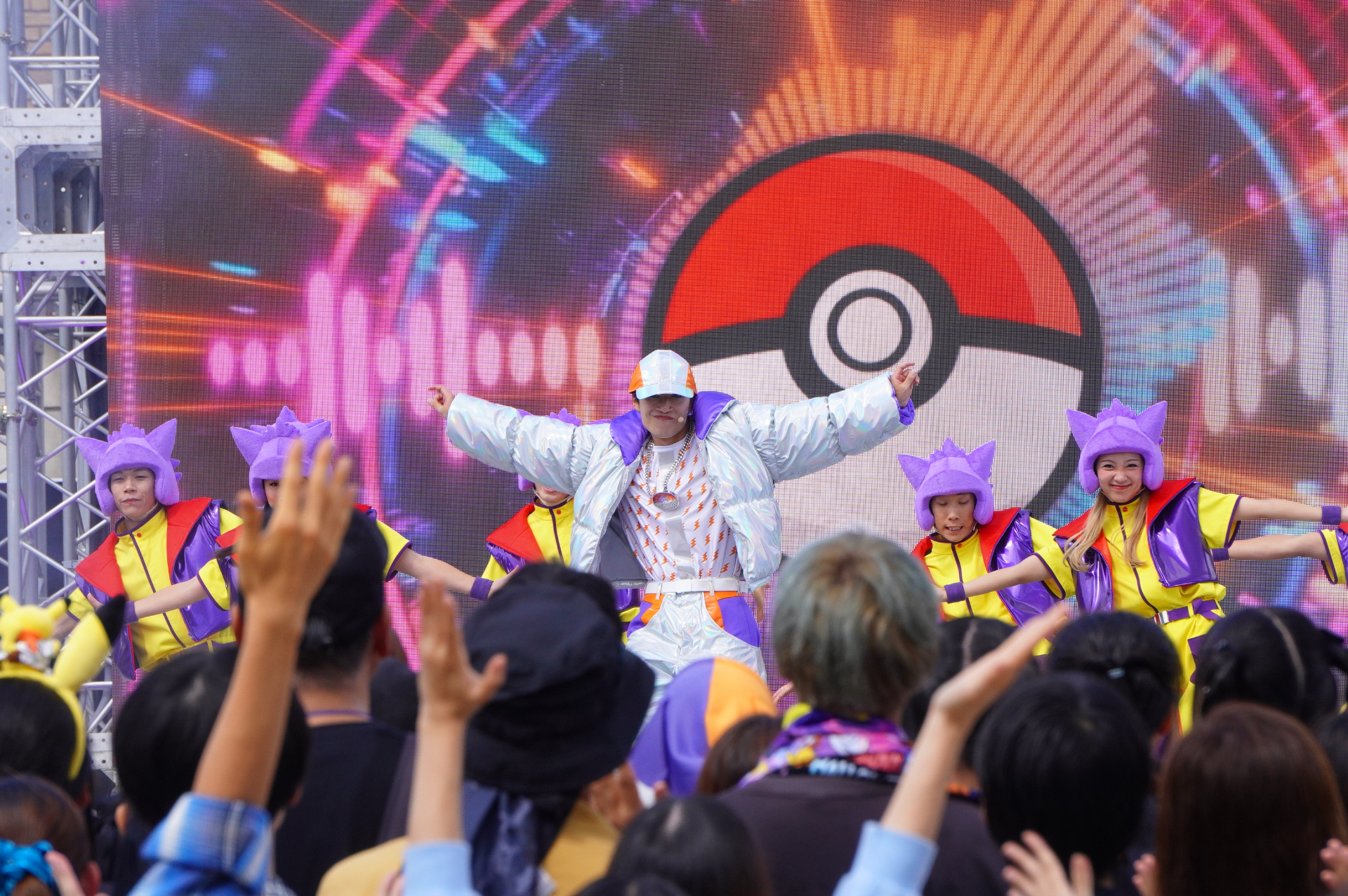 The opening number featuring MC Toby Mackerel, DJ Gengar, DJ Pikachu, and dancers.