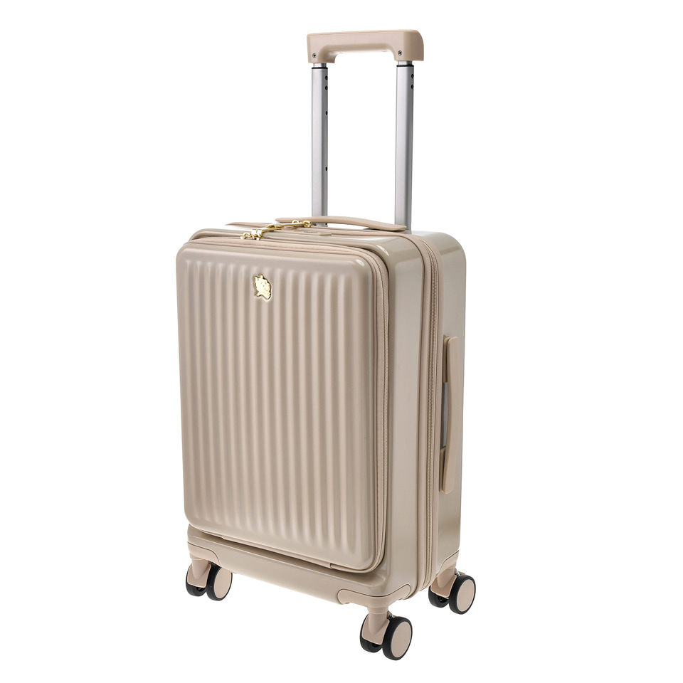 プーさんのトラベルグッズ「POOH TRAVEL」新登場！ スーツケースに