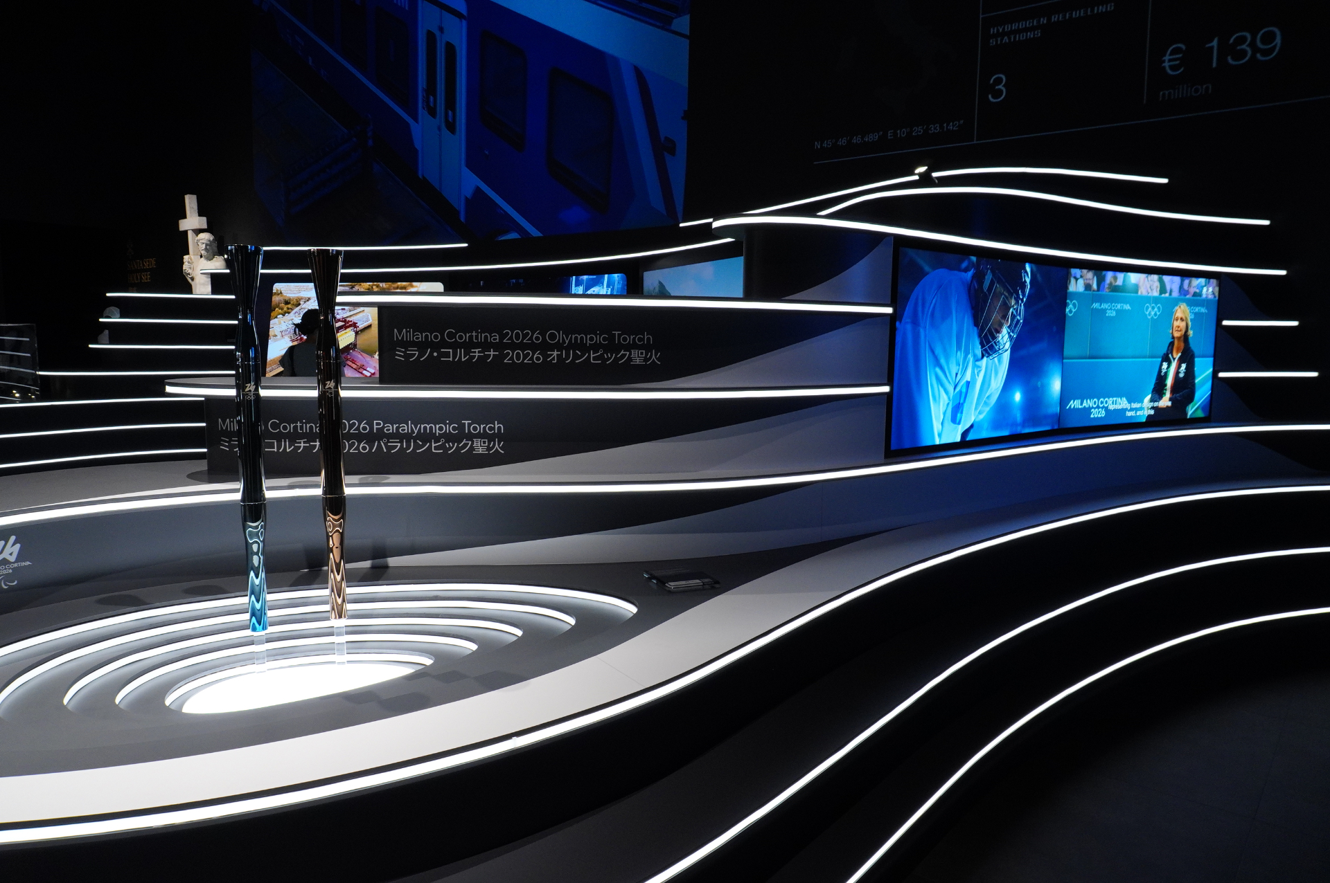 2026年に開催されるミラノ・コルティナ冬季オリンピック・パラリンピックの聖火リレー用トーチ