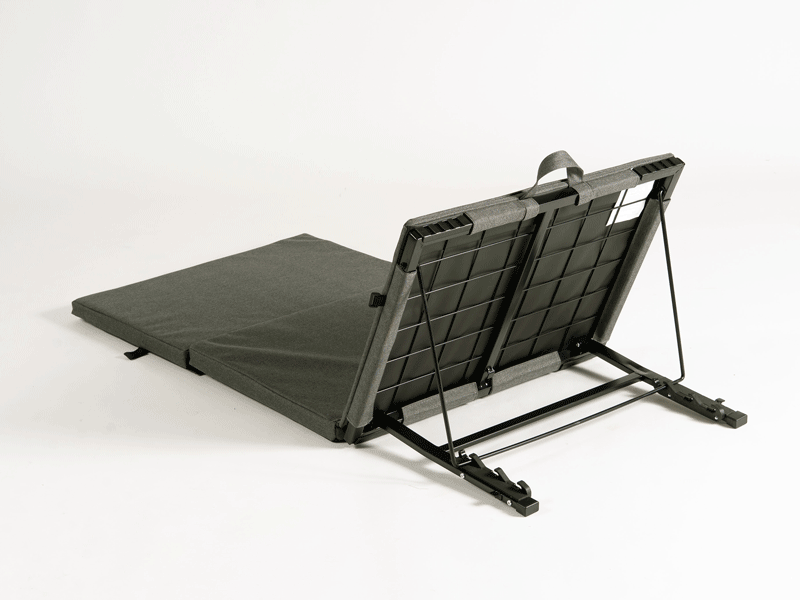 背もたれの角度は3段階に調整可能