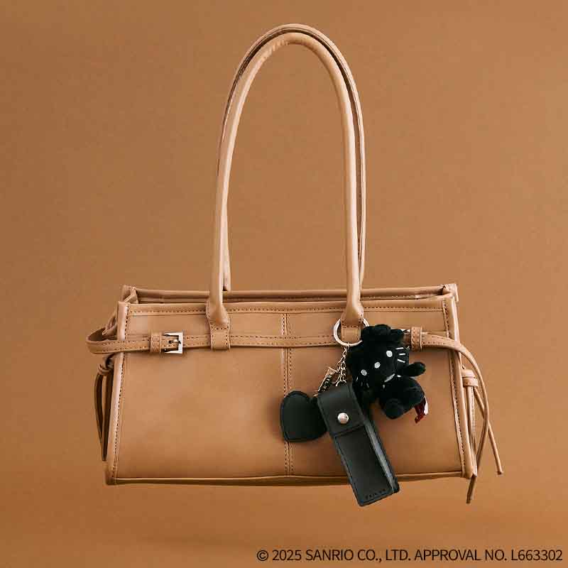 手持ちのバッグやポーチに取り付けてお気に入りリップを持ち歩ける