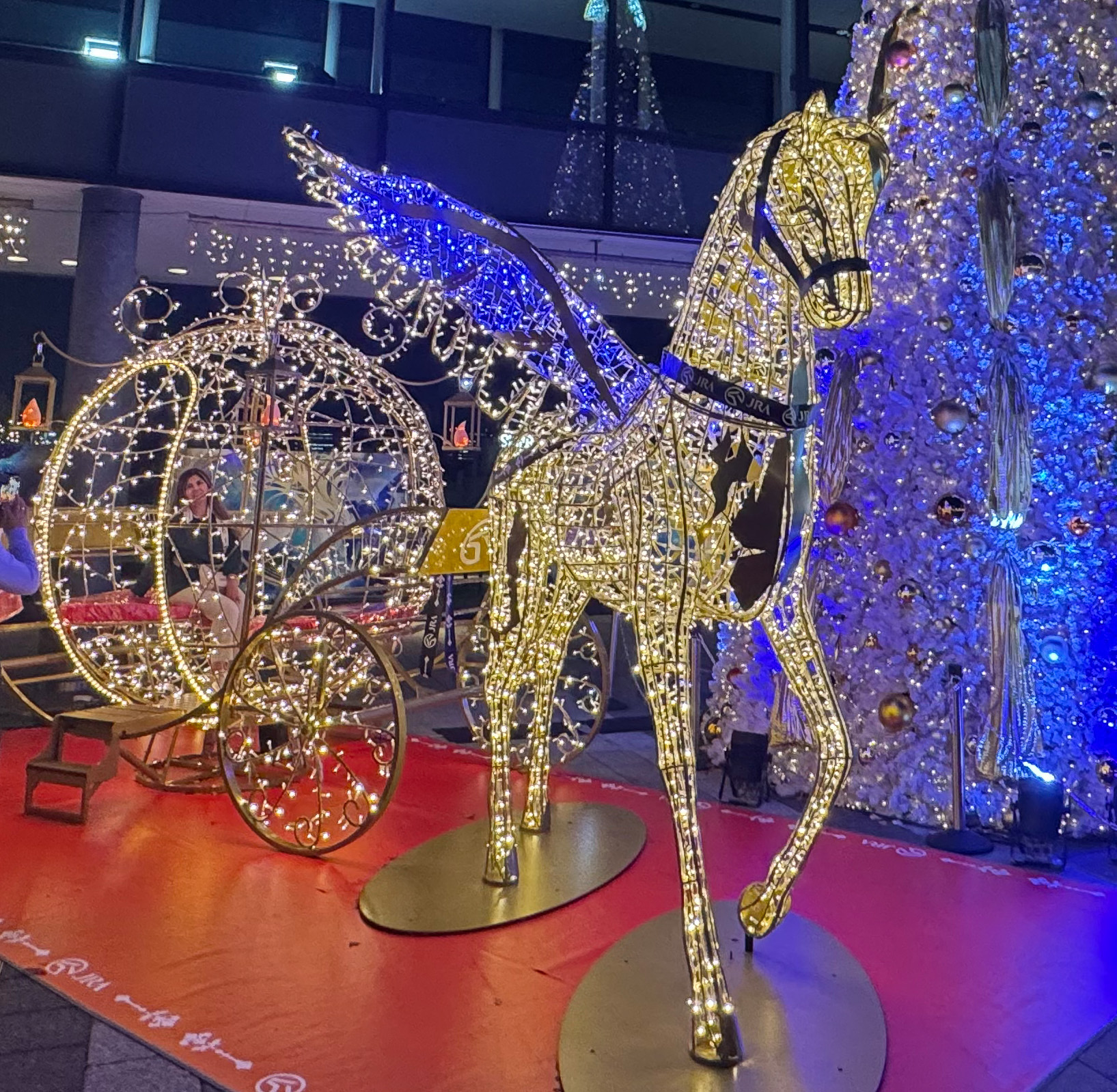 The "Pegasus Carriage" presented by JRA Nakayama Racecourse.