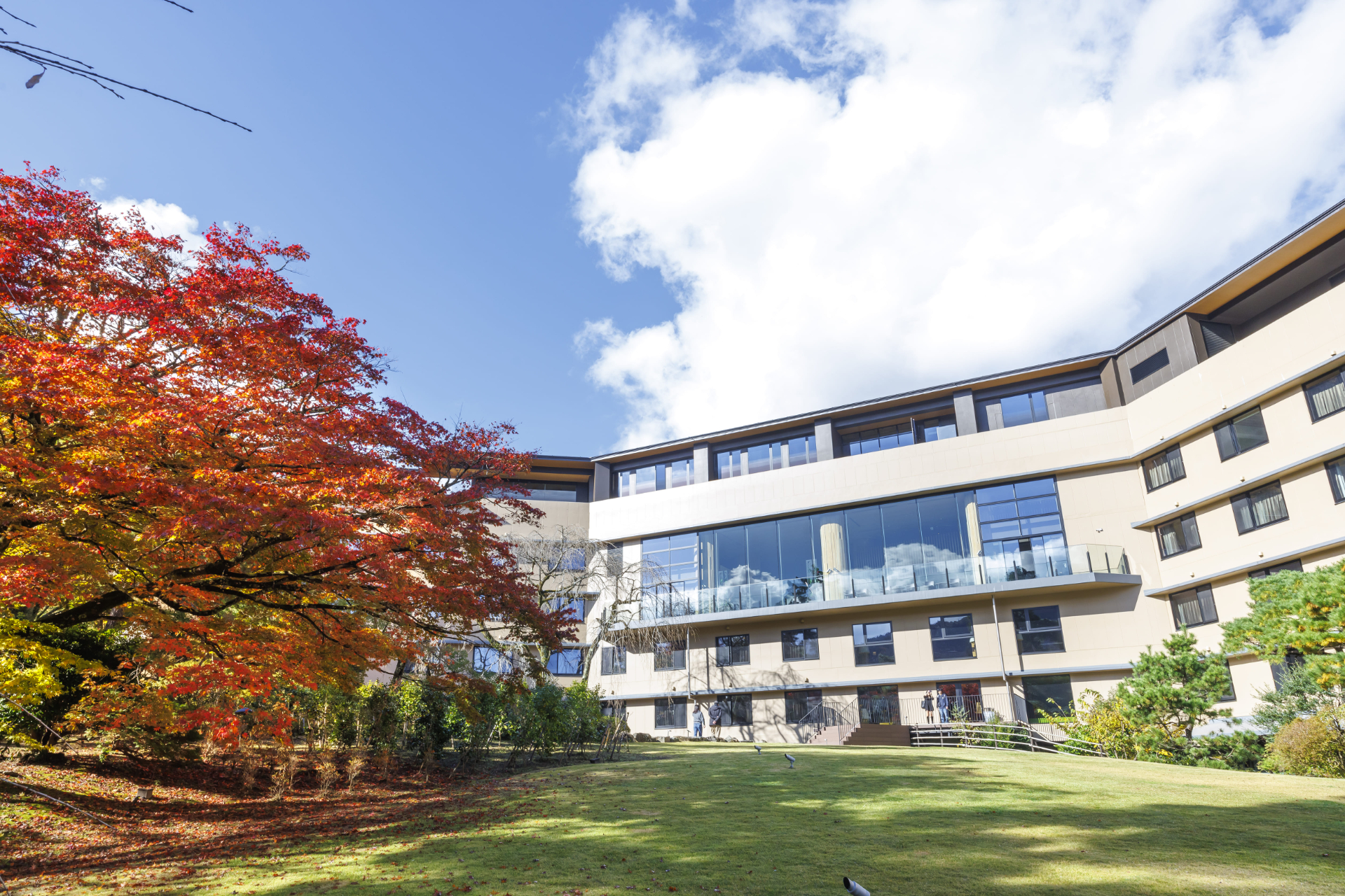 温泉リゾートホテル「箱根ホテル小涌園」