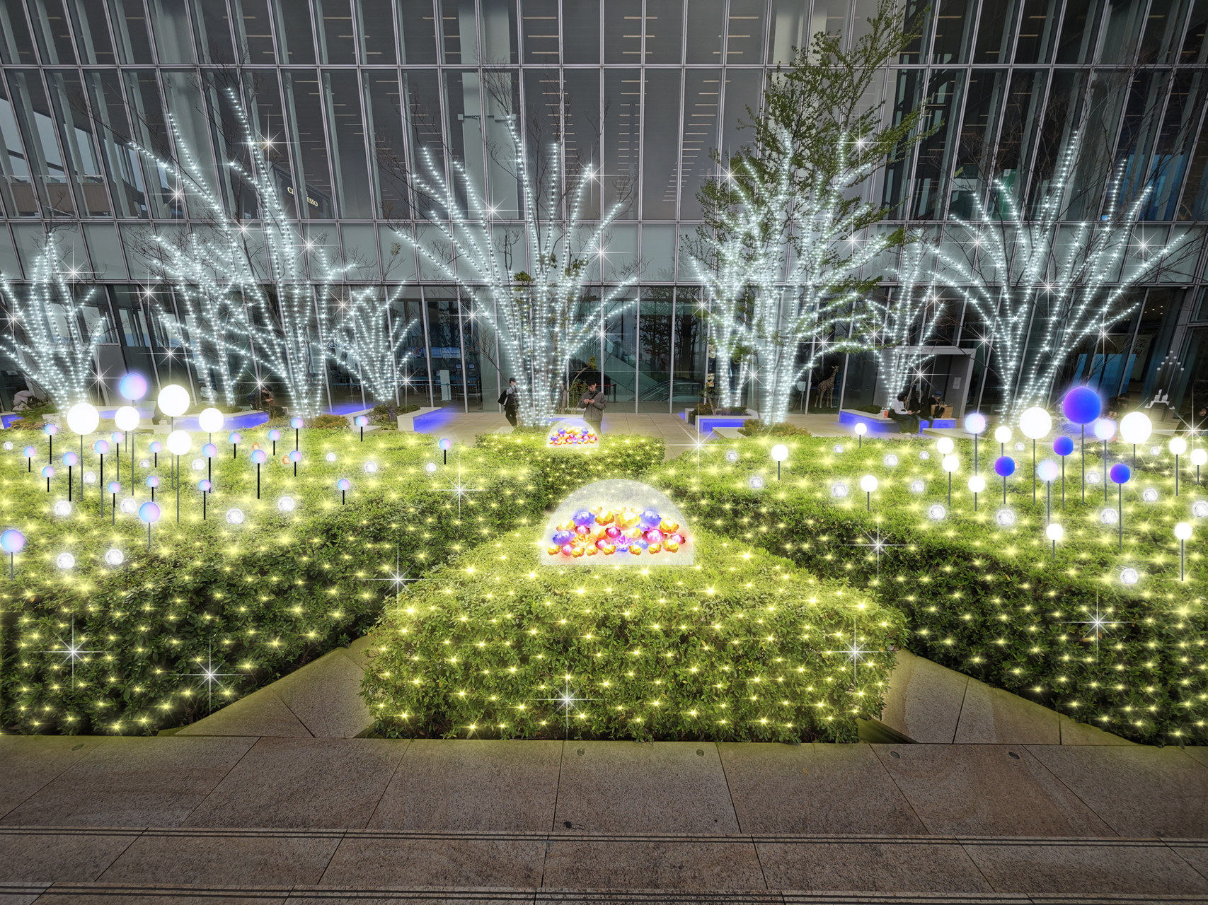 16階屋外庭園のイルミネーションを一新