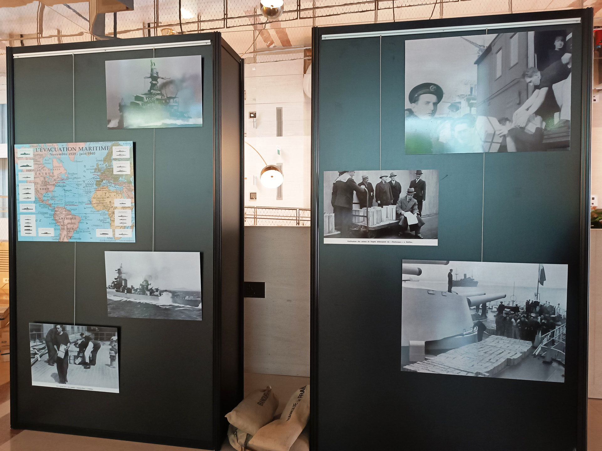 金塊移動の様子