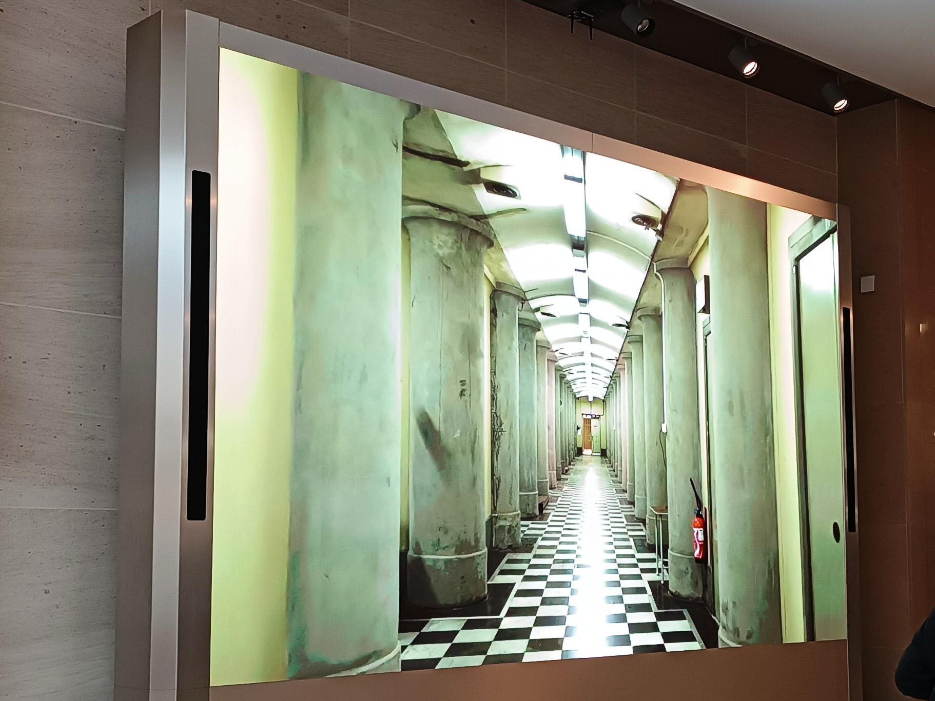 地下深くにある金庫室の写真