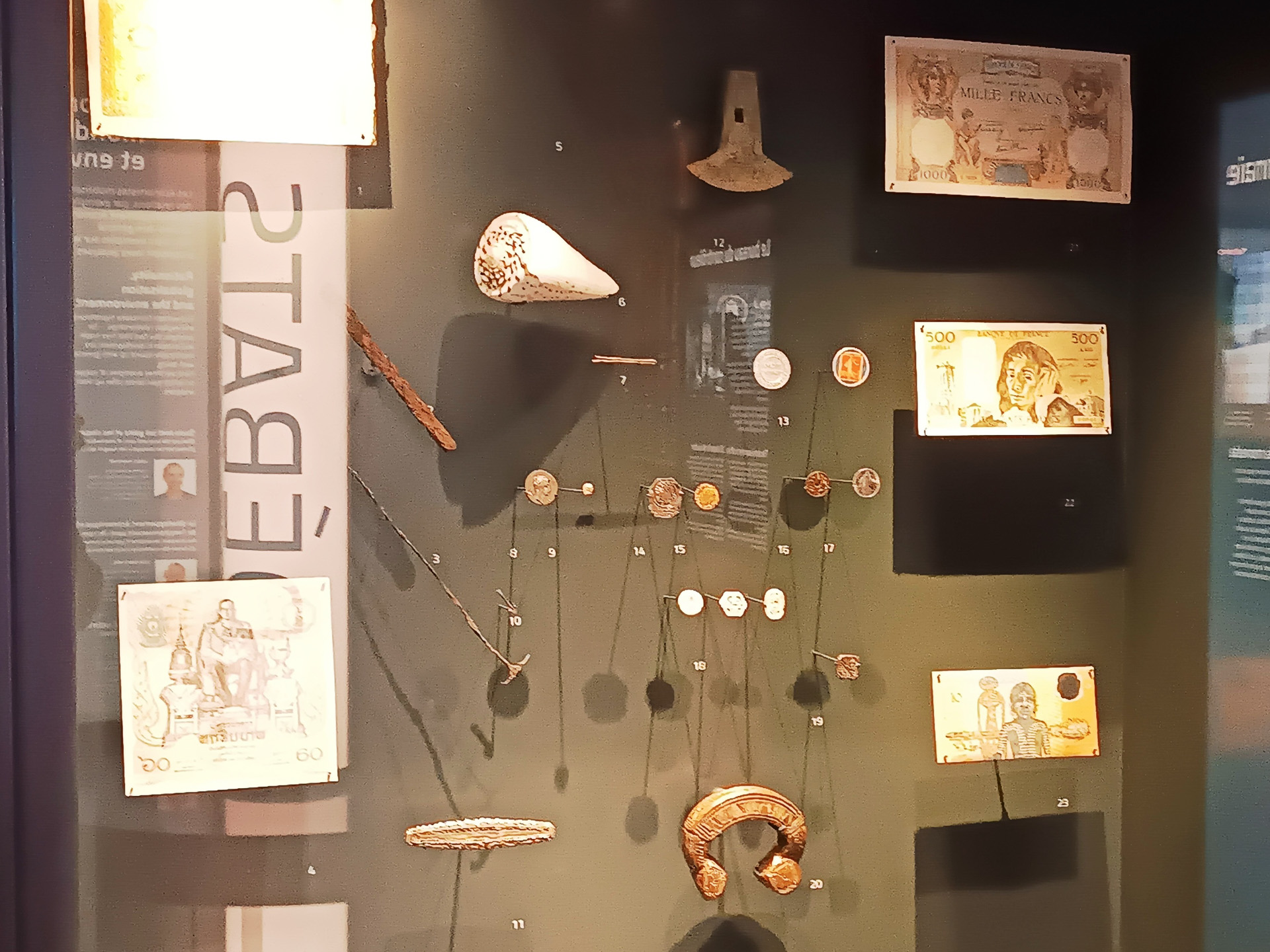 国内外のさまざまな通貨・紙幣とその代わりになったもの