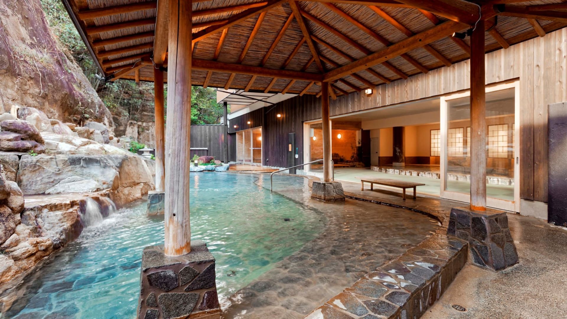 露天風呂 彩の湯（男女入替）