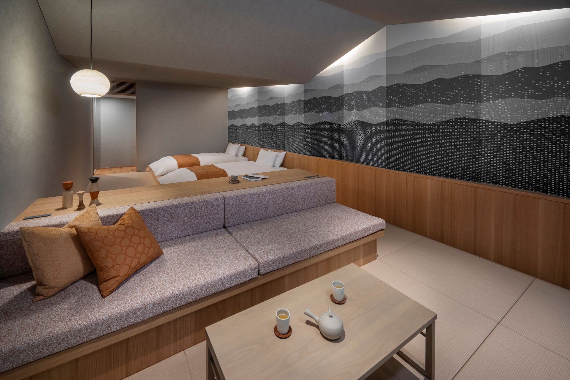ご当地部屋「シルクアートの間」。草津の自然をイメージした布のインテリアが特徴