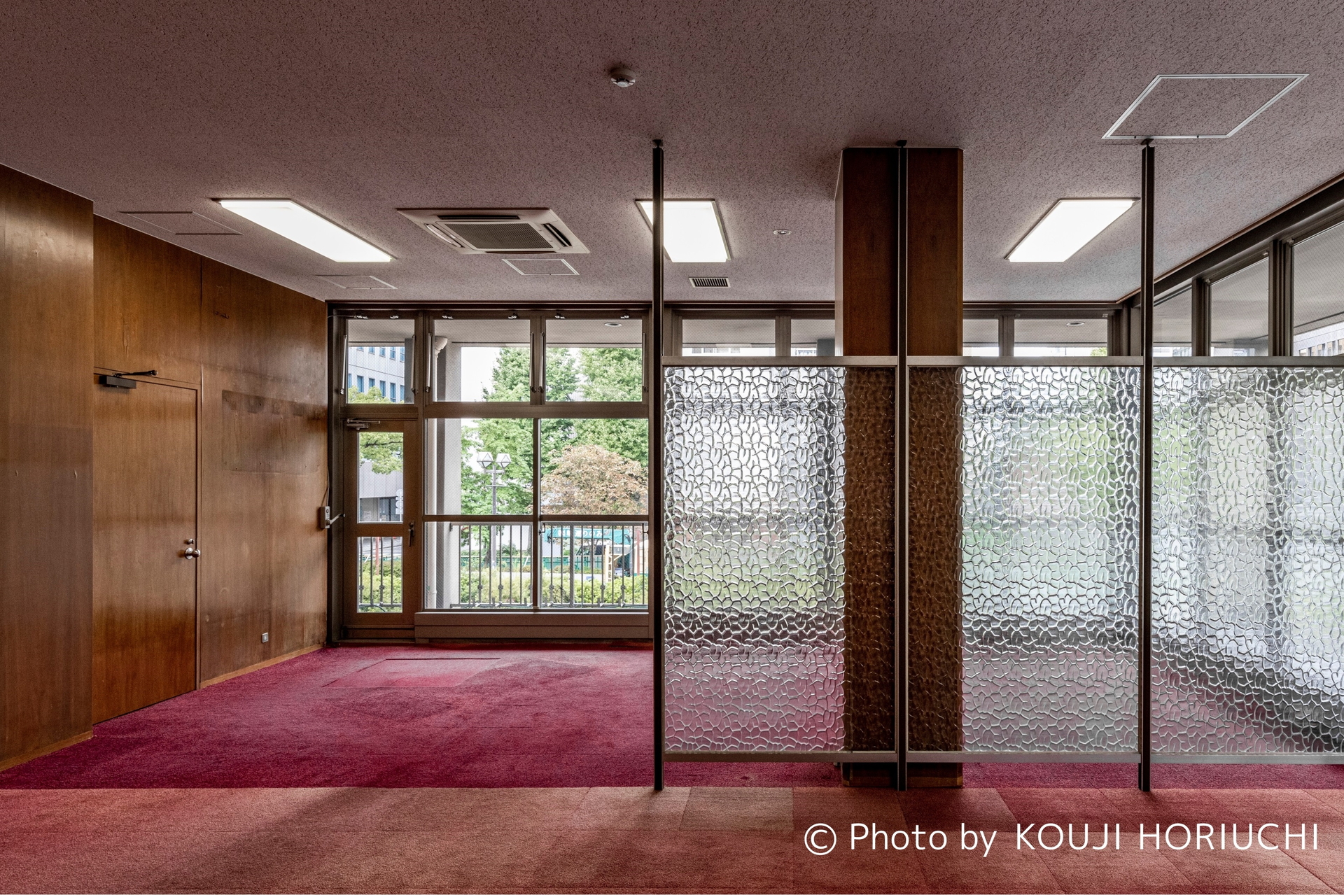 旧市長室の赤い絨毯 &copy;Photo by KOUJI HORIUCH