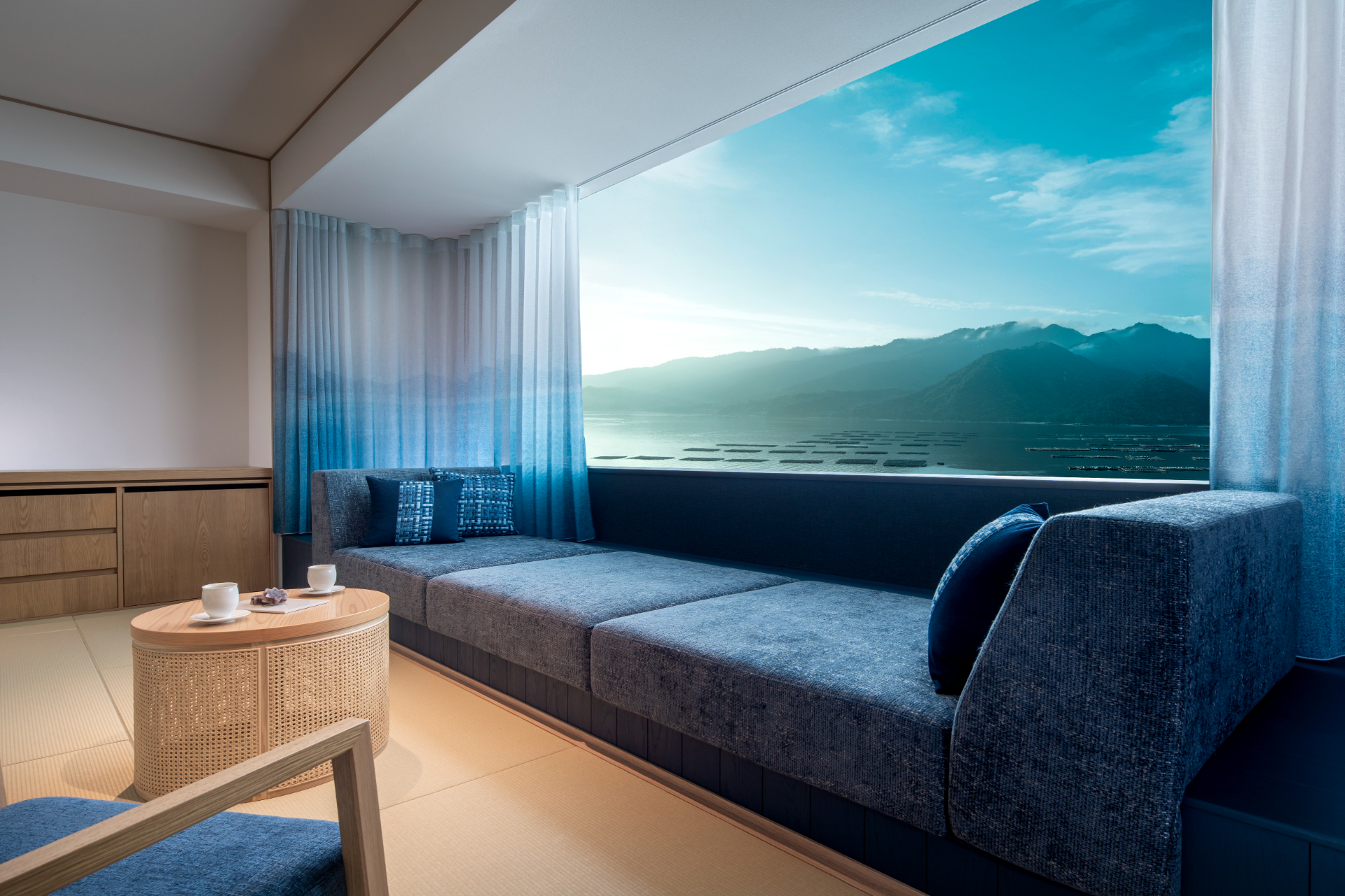 全室瀬戸内海ビューのご当地部屋「海霧の間」