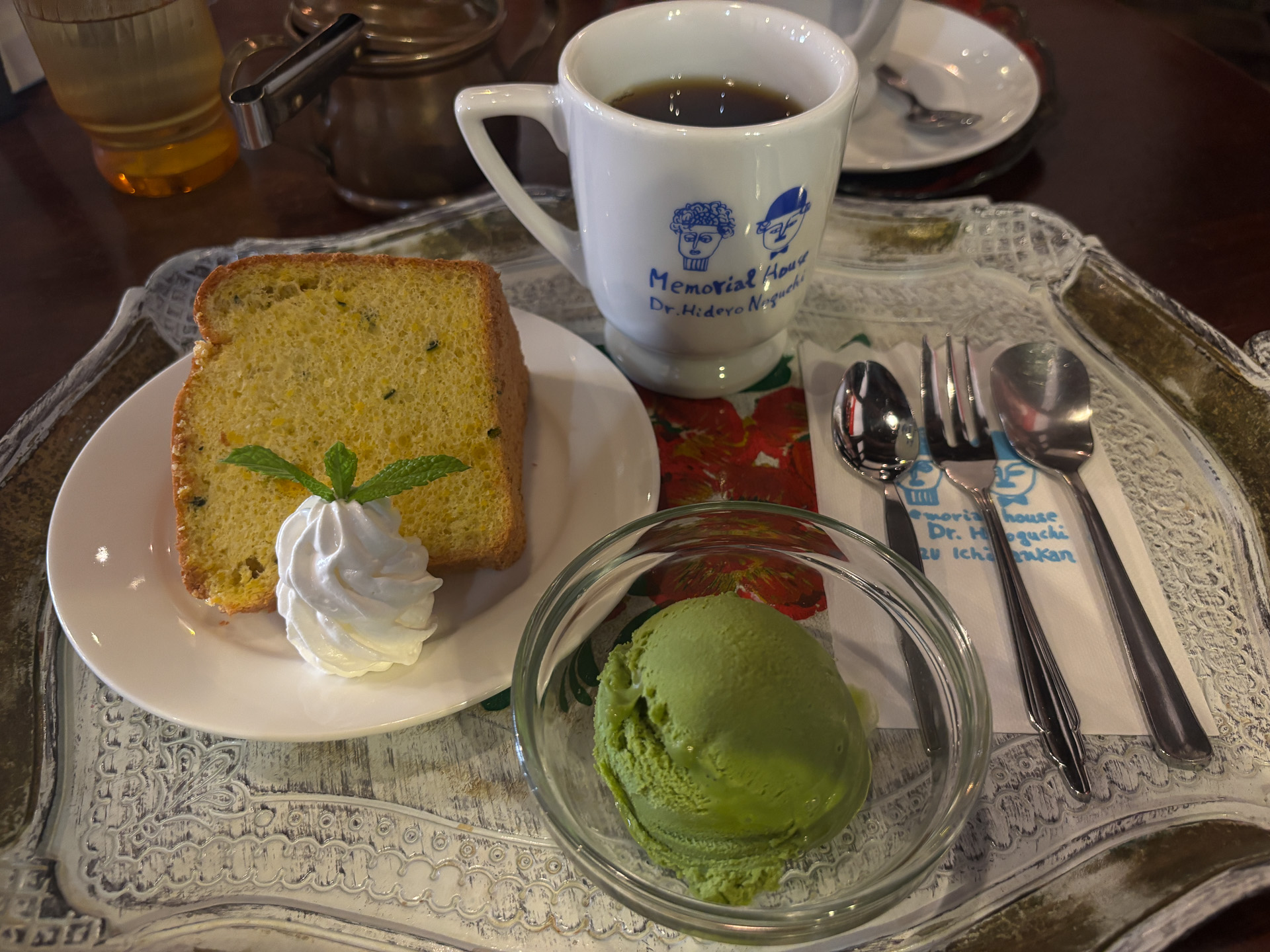 本日のシフォンケーキセット（この日はかぼちゃ）