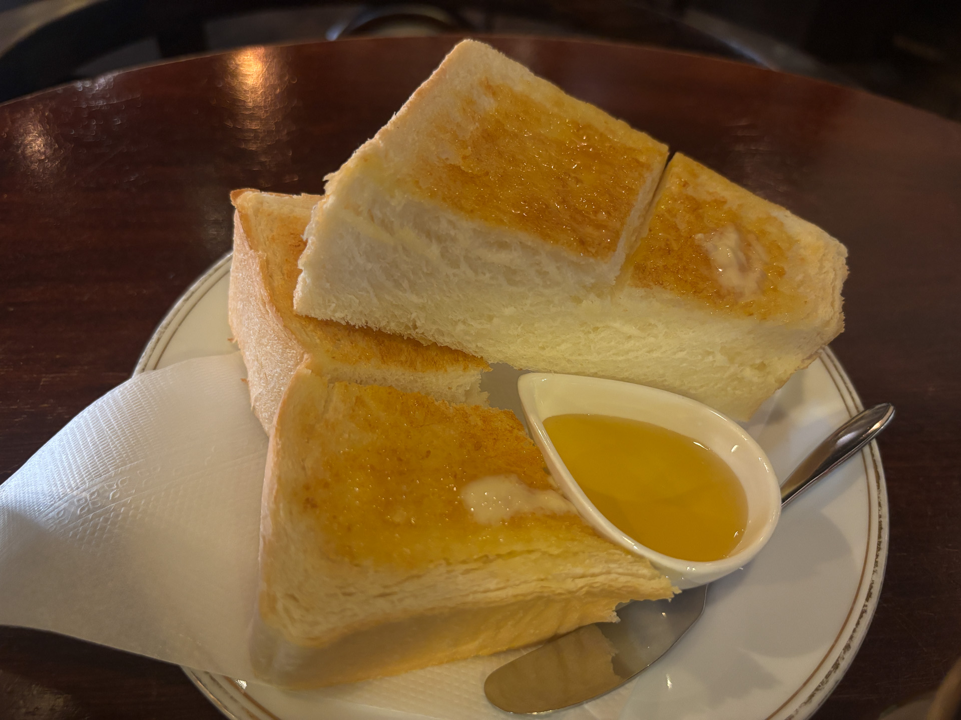 厚切りのはちみつトースト