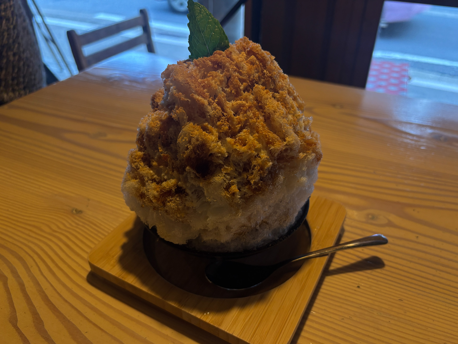 信玄ミルクかき氷（黒蜜、きな粉、ミルク、白玉）