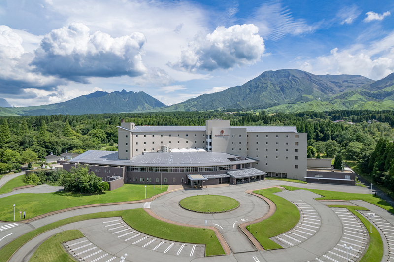 「亀の井ホテル 阿蘇」の外観