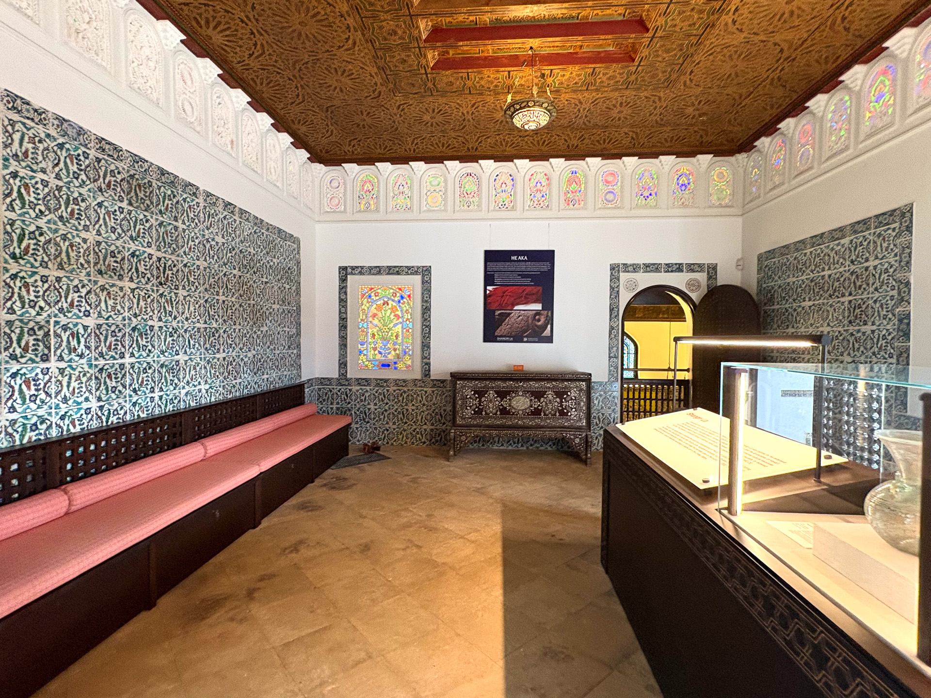 エントランス。こうした間取りの邸宅はめずらしいという