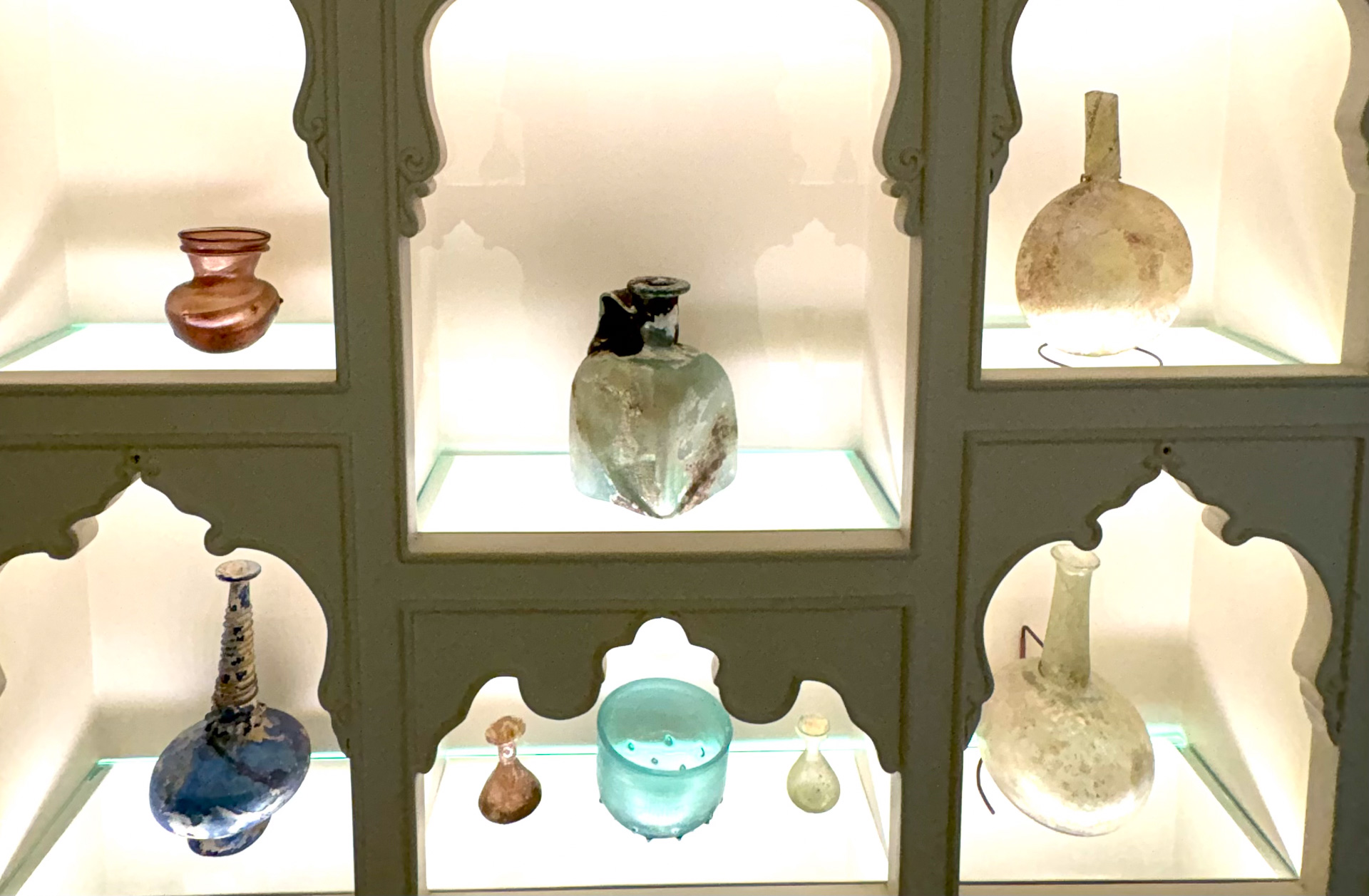 最も古いコレクション。紀元前200年という2000年以上前のものも