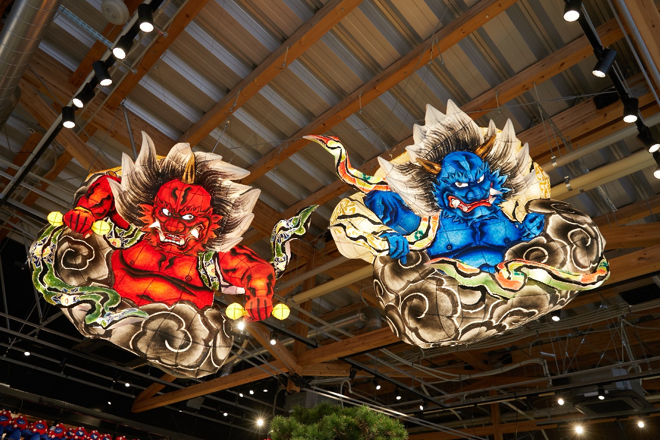 会場内オフィシャルストアの装飾品も再活用する