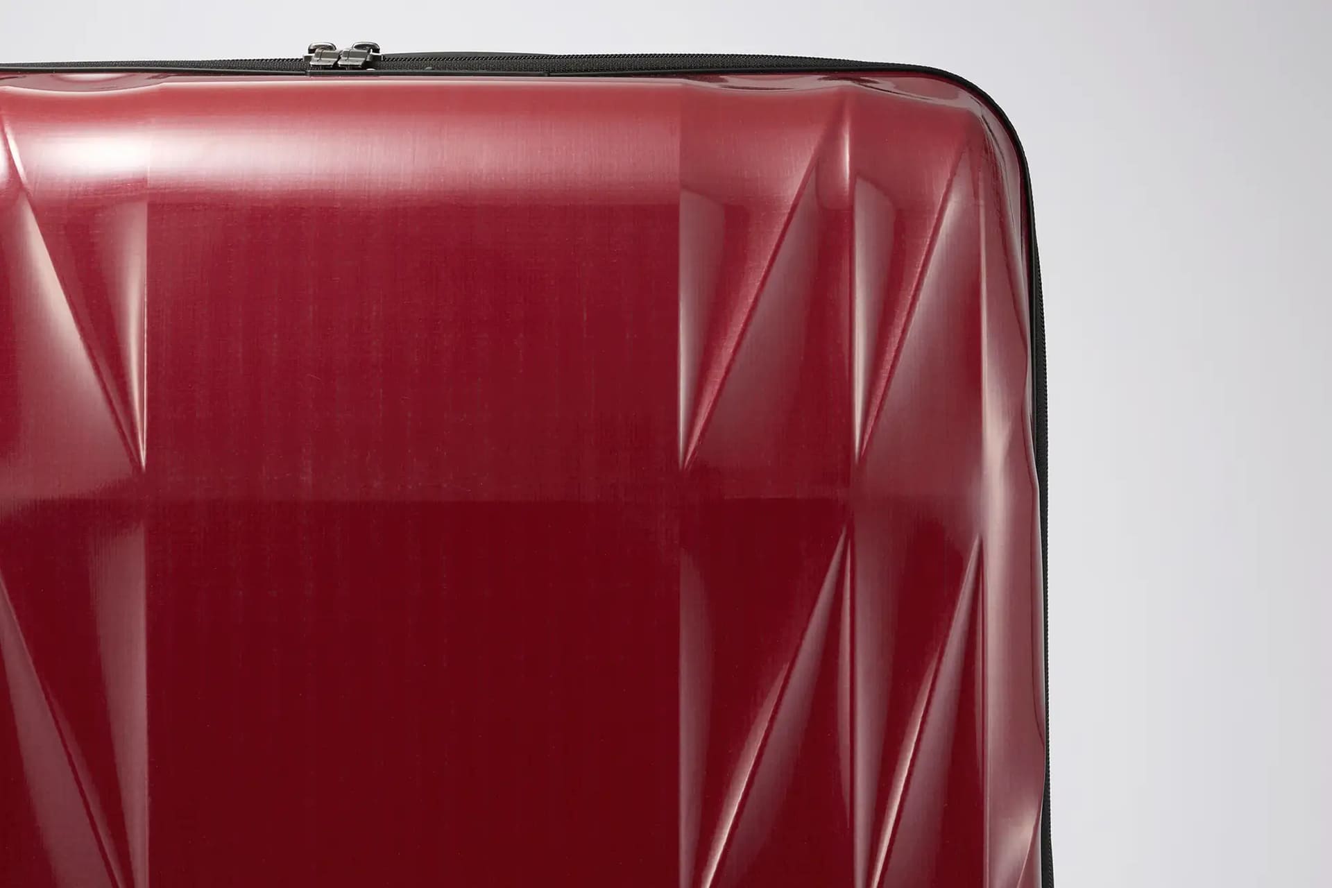 「フレックスシェル」ボディを採用