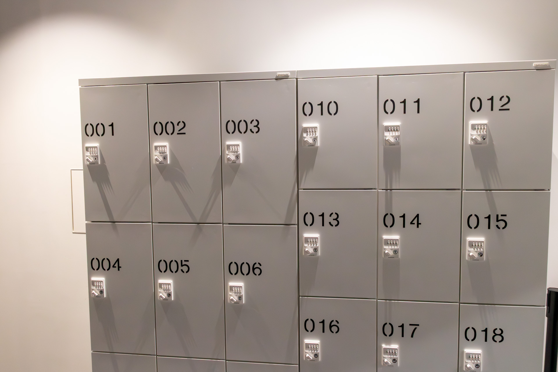 ロッカーのサイズは2種類