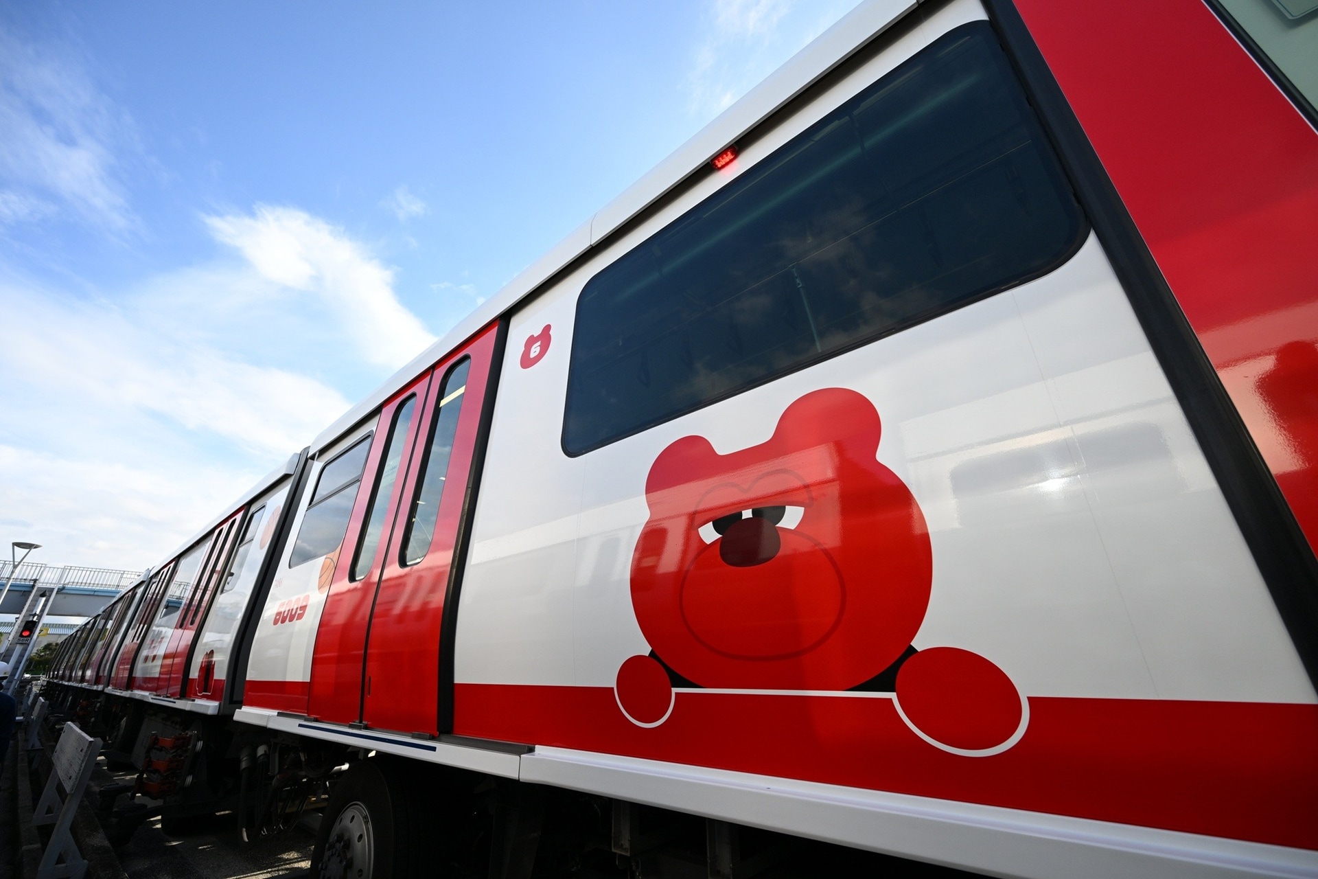 マスコット「ルーク」をモチーフにしたかわいらしいデザイン