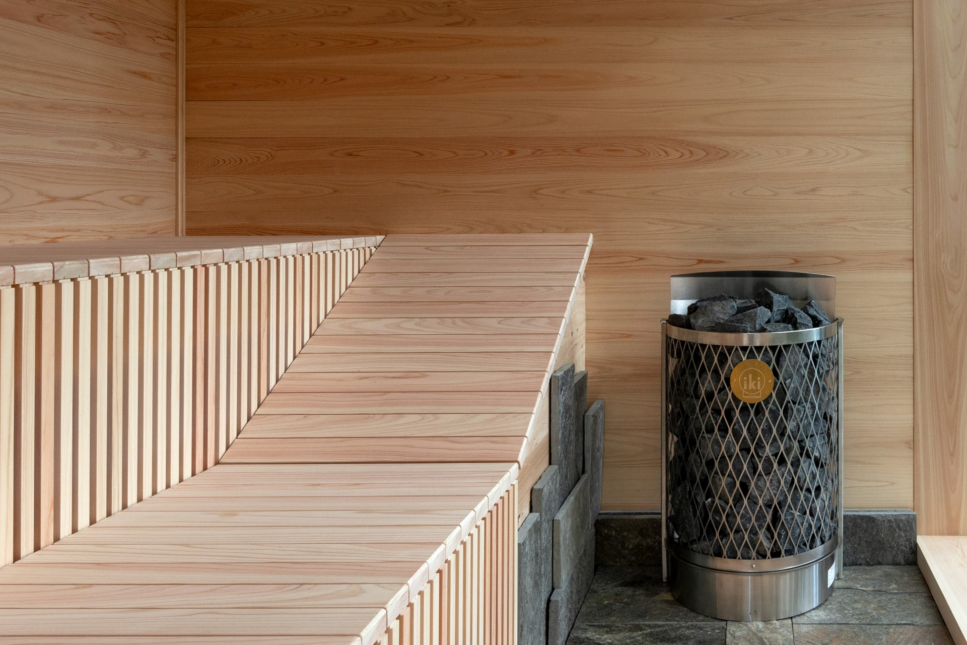 大浴場には本格サウナも男女それぞれに設置