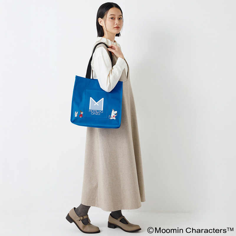 松屋銀座の紙袋デザインを鮮やかなブルーの生地で再現したショッピングトートバッグ