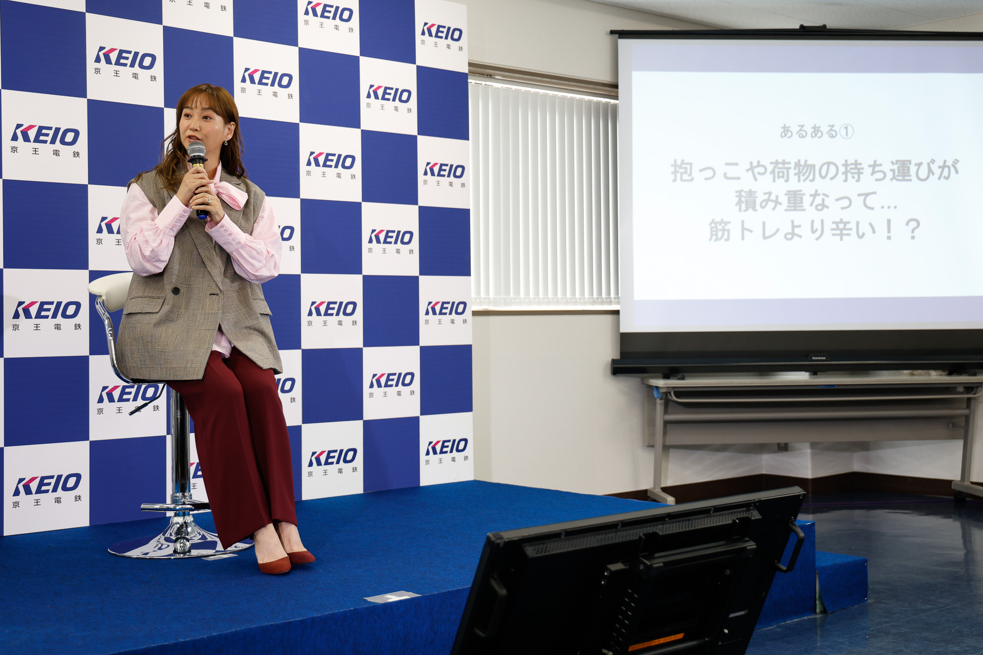 ただでさえ子供連れの移動は荷物が多いのに、さらにベビーカーを畳んで抱っこして乗るのは「もはや筋トレ」