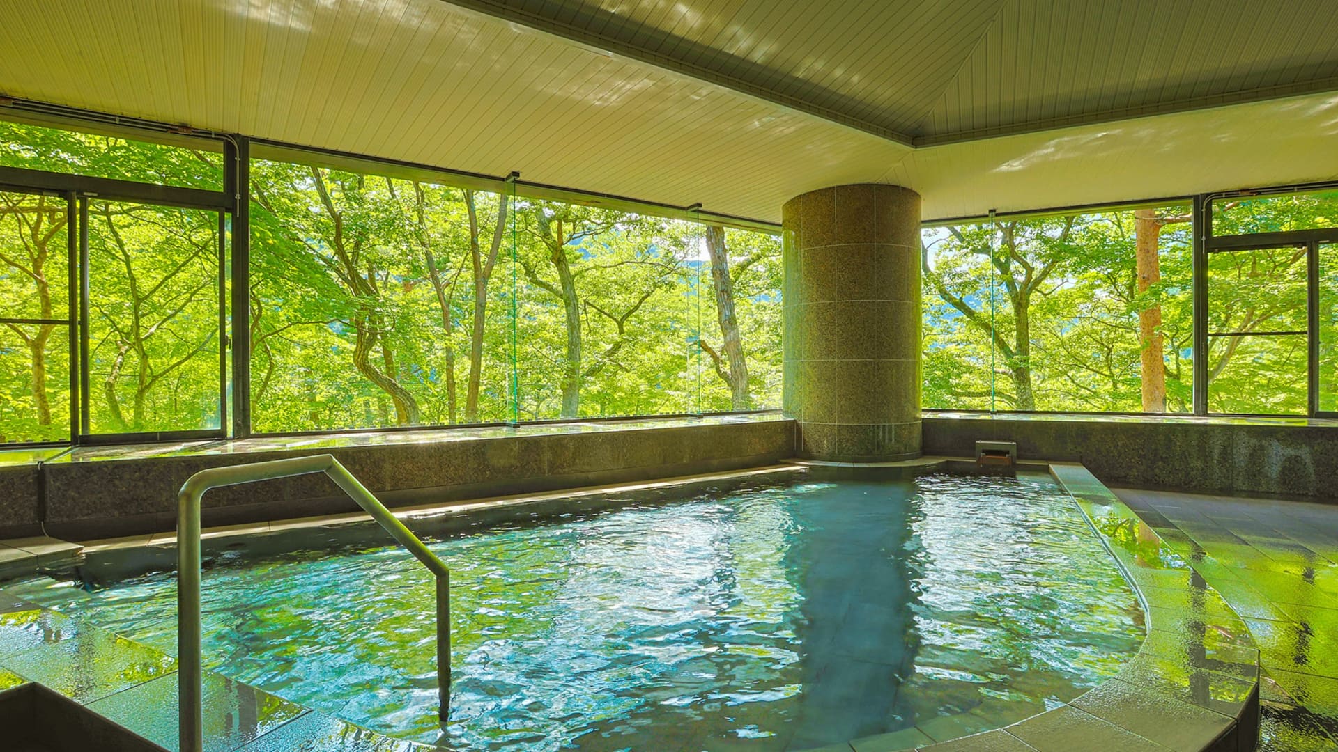 内湯でも塩原温泉を堪能できる