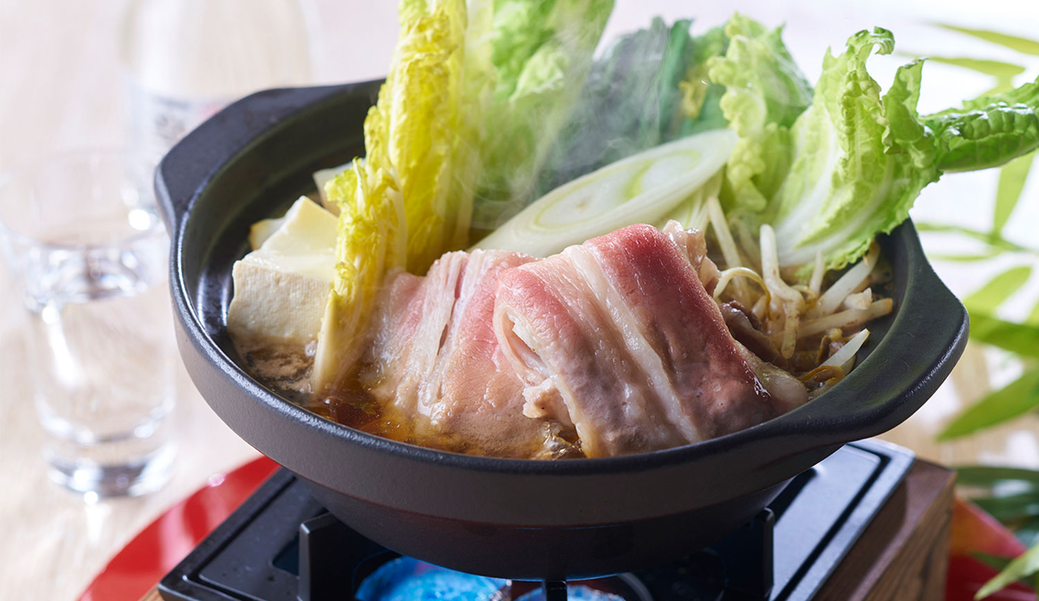 桜山豚と野菜の鍋は卓上コンロで