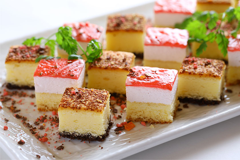 ケーキやハーゲンダッツが食べ放題