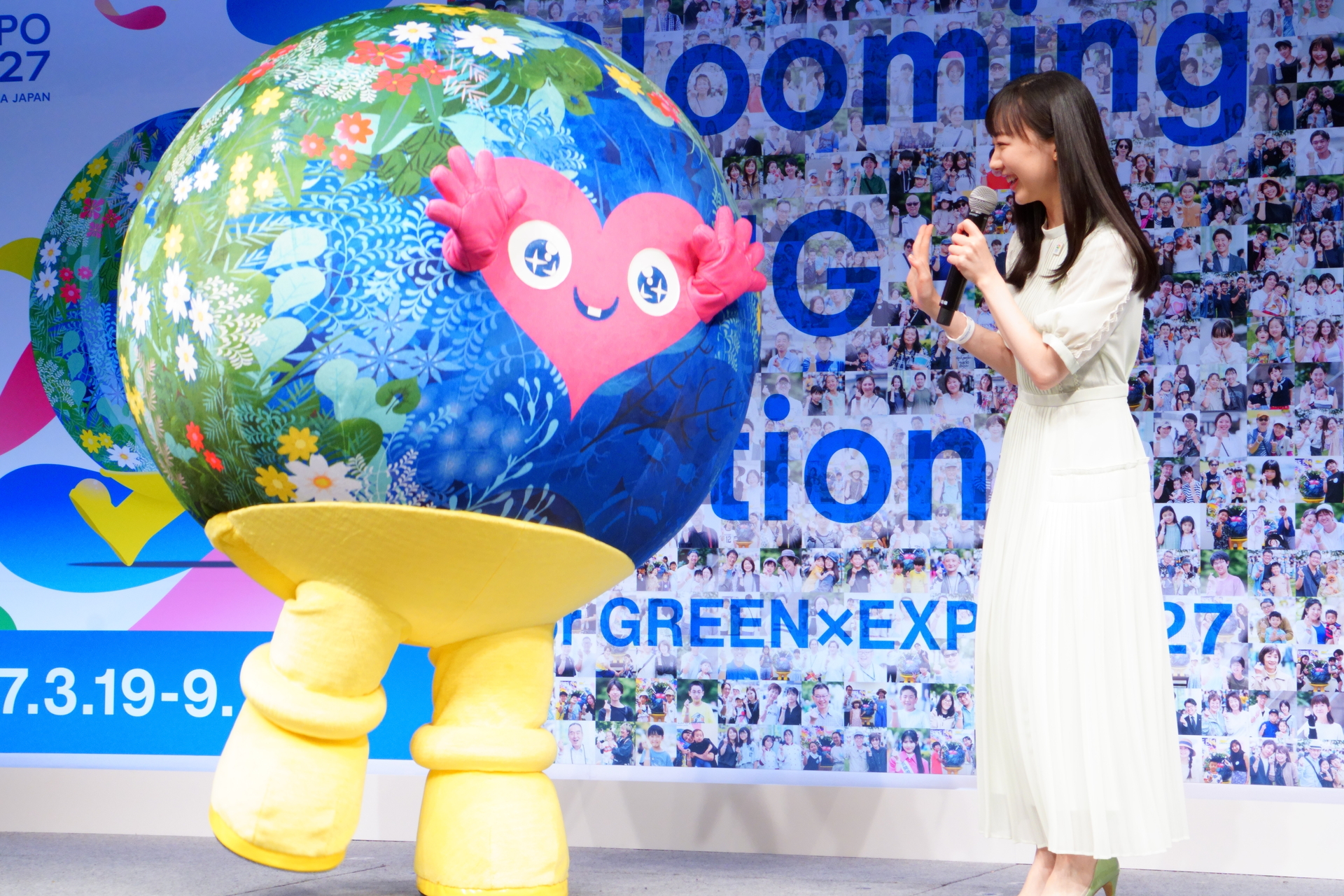 トゥンクトゥンクと交流する芦田さん