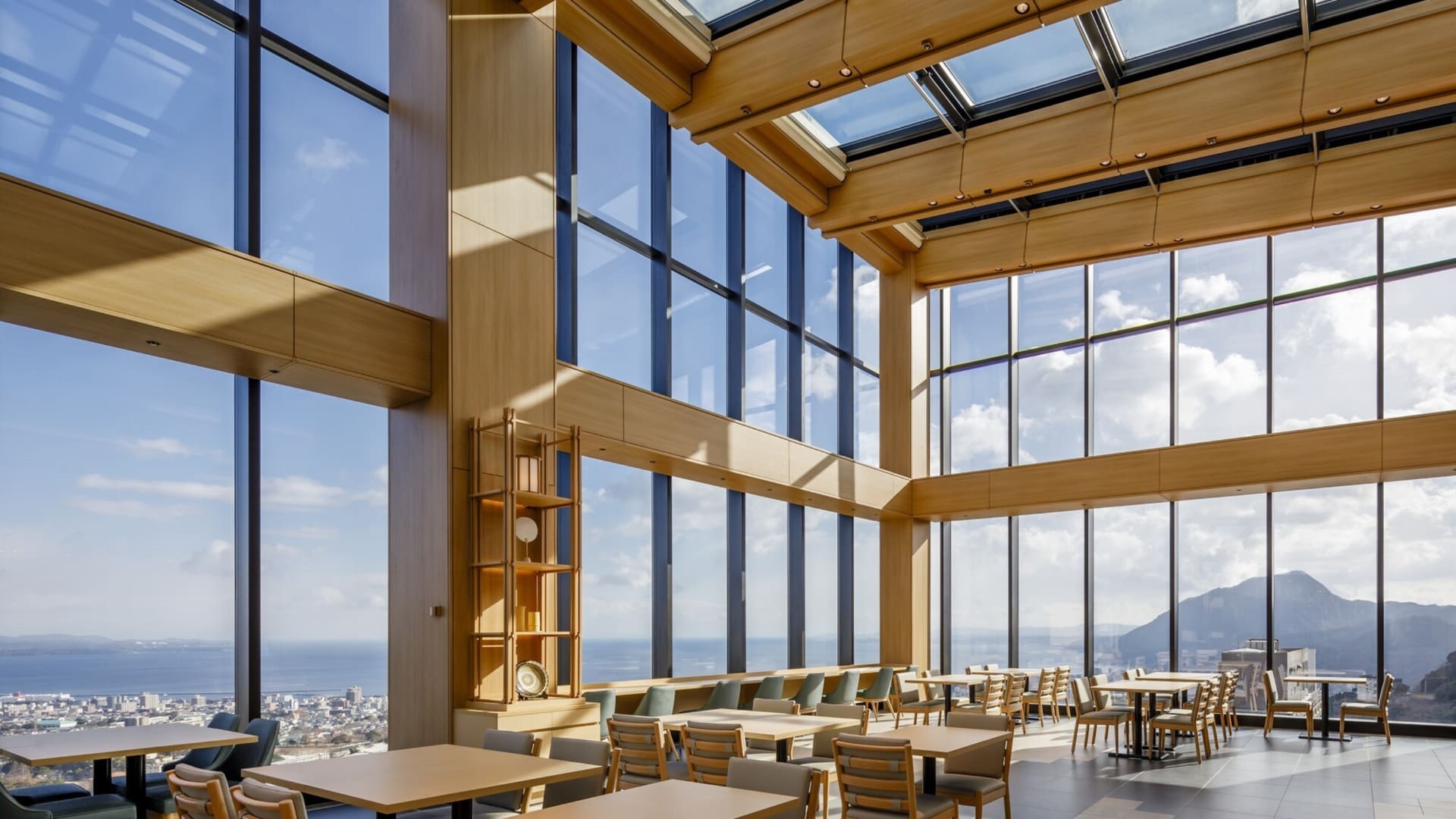 食事は最上階にある「和ダイニング星 HOSHI」で夕朝ビュッフェ