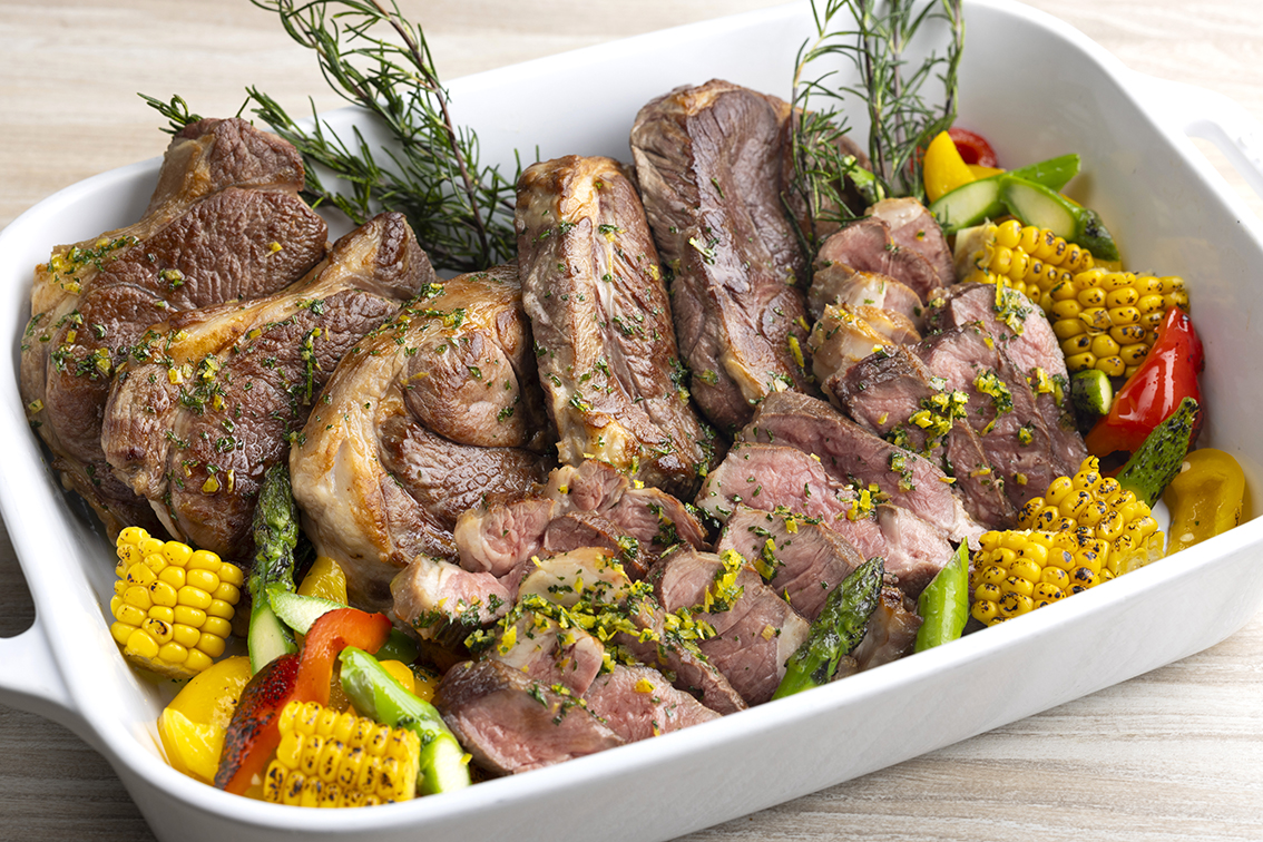 ラムステーキ グレモラータオイル ロースト野菜飾り（ディナー限定）