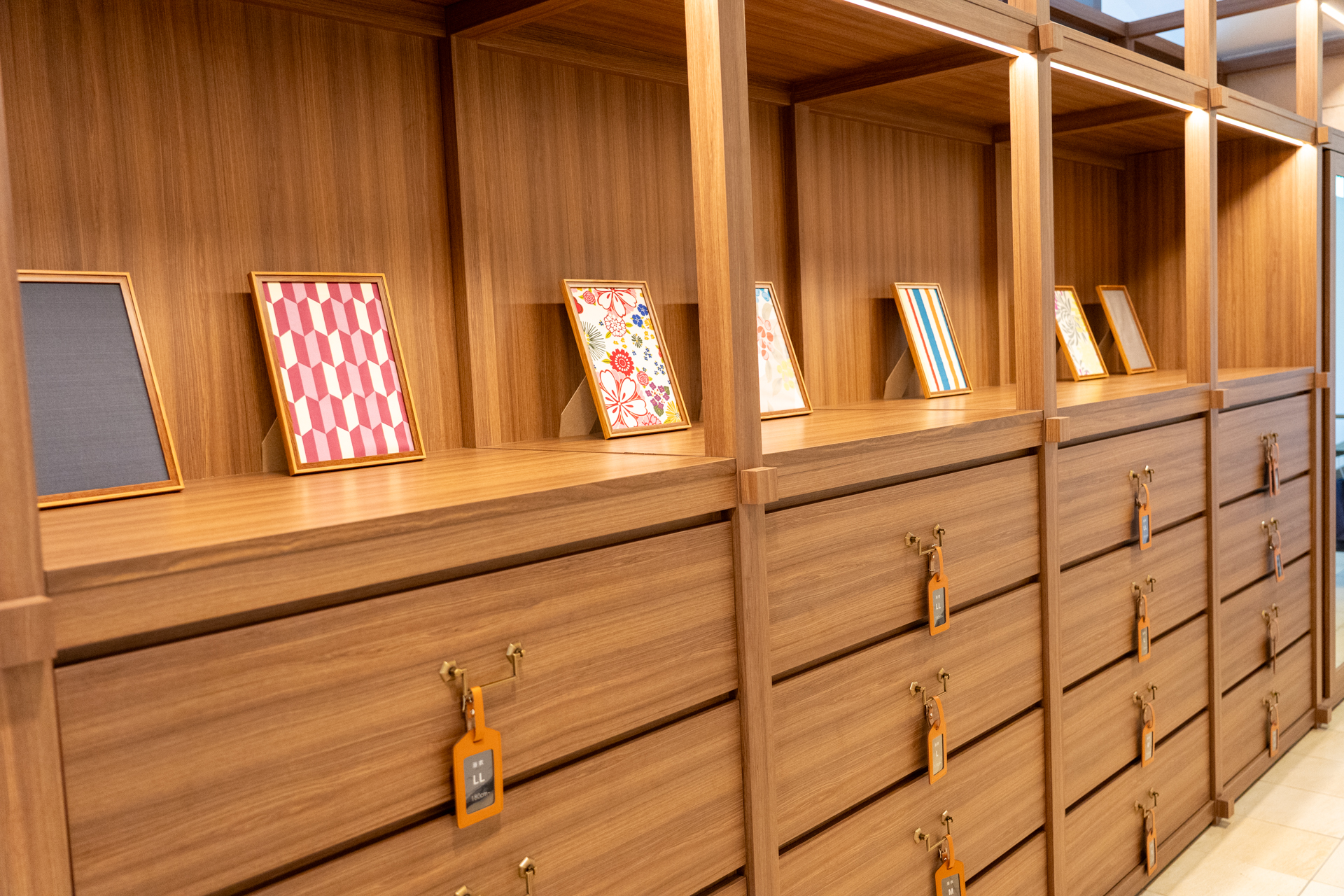 フロント横にある引き出しの中には柄が選べる浴衣