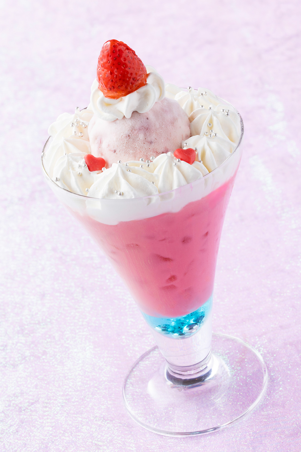 「ハイピリオン・ラウンジ」の「ディズニー・パルパルーザ“ミニーのファンダーランド”スペシャルドリンク」（1600円）