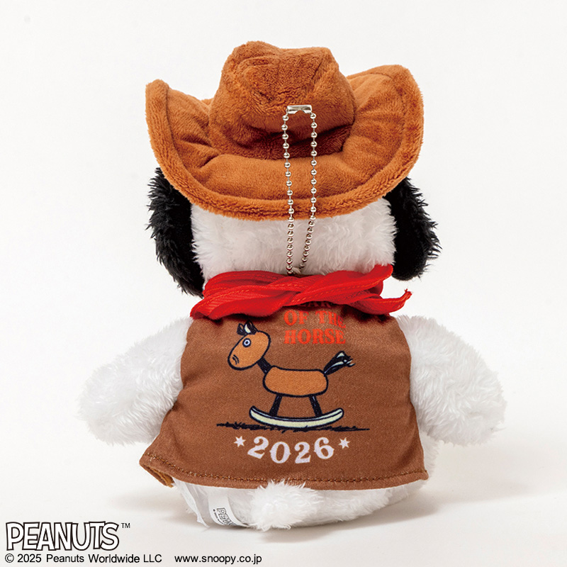 ベストの背中側に描かれるのはキュートな木馬で、2026年だけの記念デザイン