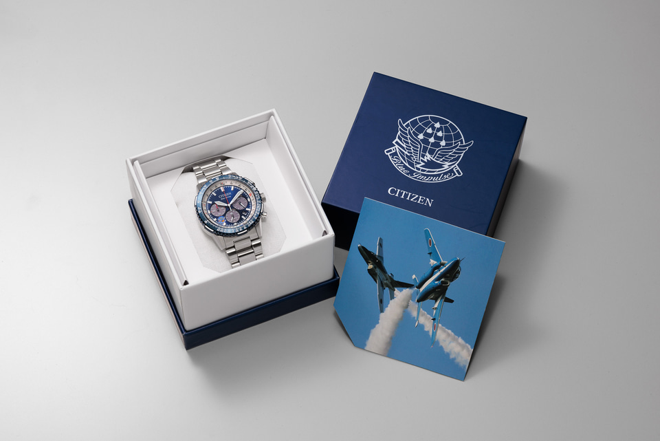 シチズン プロマスター、「ブルーインパルス」創設65周年記念モデル