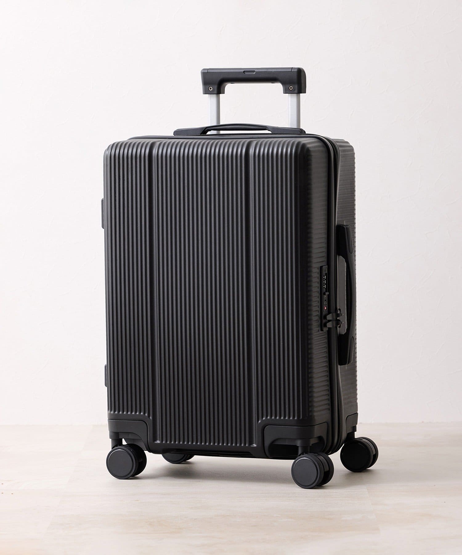 機内持ち込みサイズスーツケース（7150円）