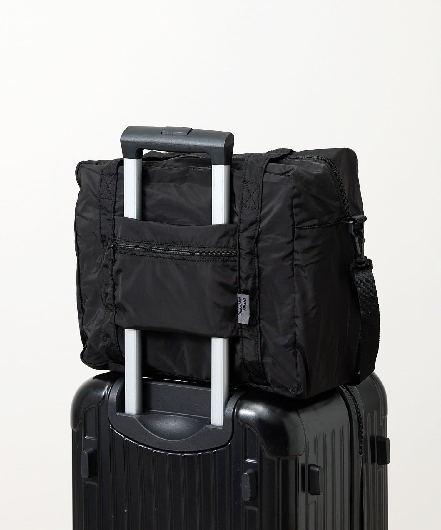 キャリーオン折りたたみバッグ（Mサイズ1100円）