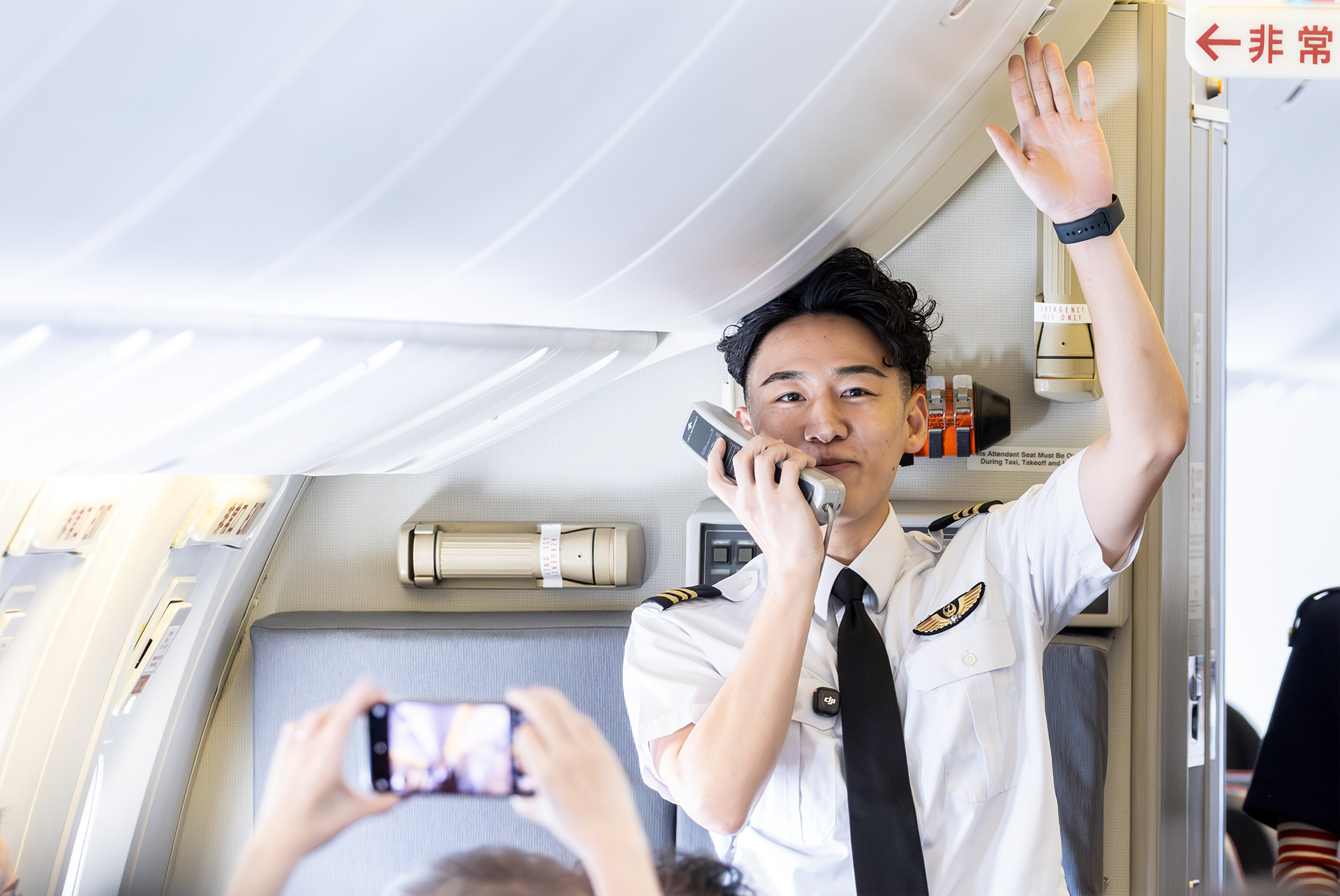 YouTubeの「JAL、サブチャンネル始めました。」のメンバーである767副操縦士 里美友翼氏。このフライトの模様もアップされそう