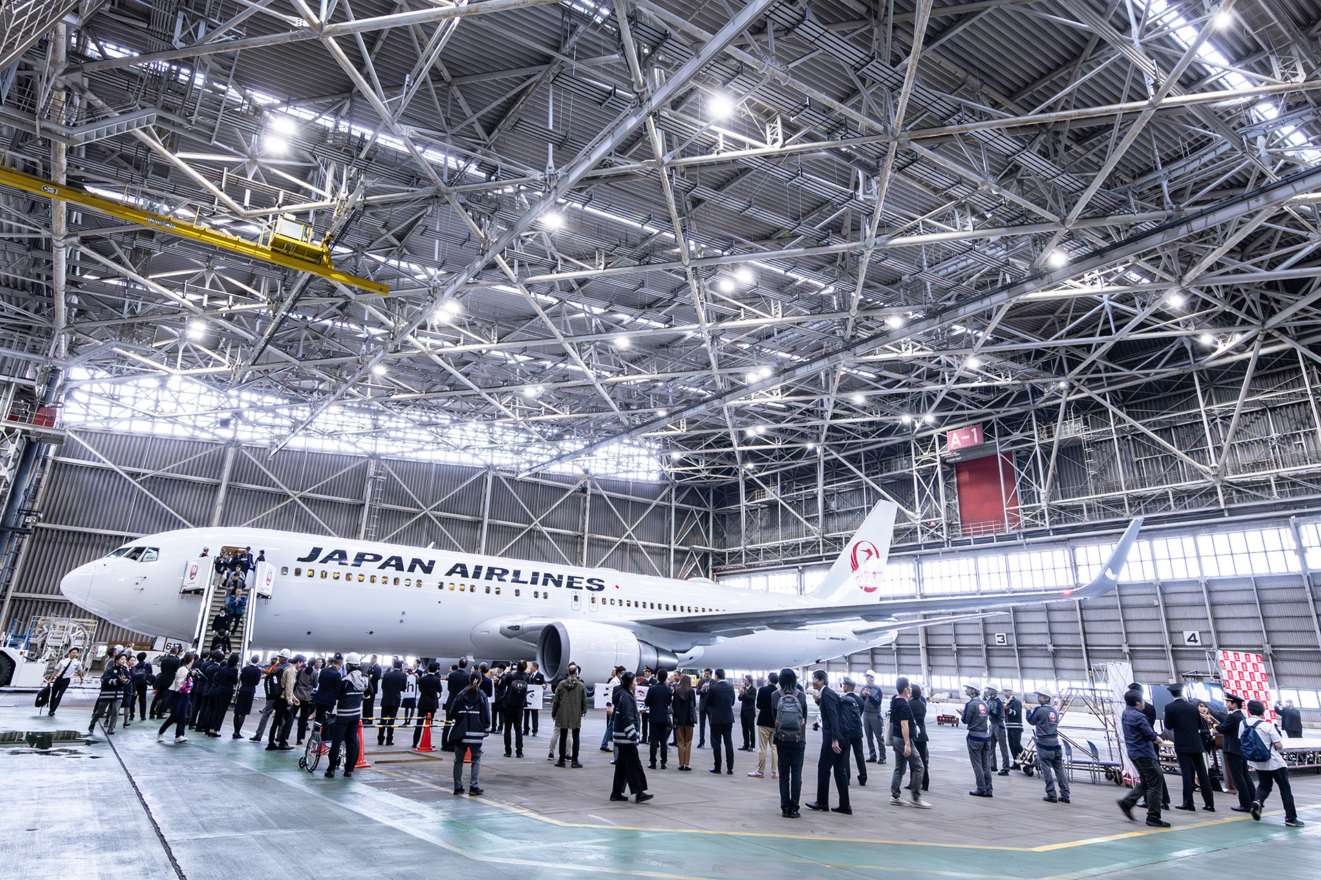 タラップで機外へ