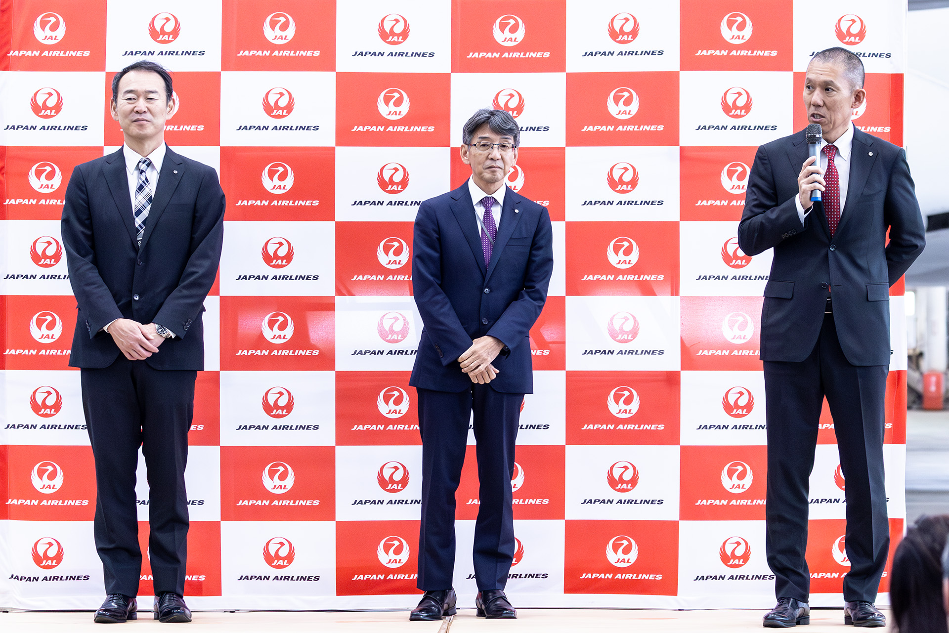 運航本部長 南正樹氏、767運航乗務部長 原一夫氏、整備本部長 濱本隆士氏によるあいさつ