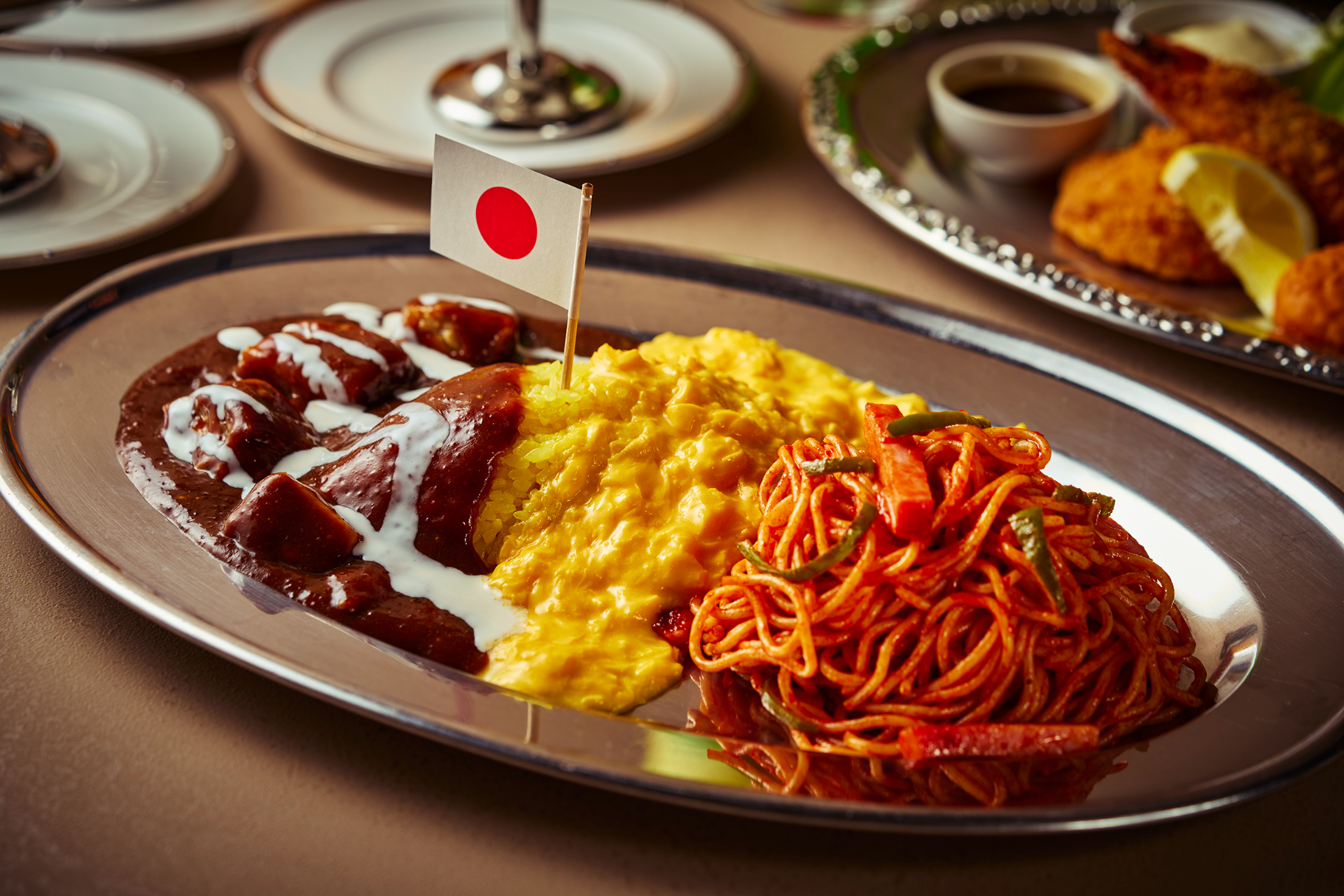 プレートA（ナポリタン、オムライス、ビーフシチューソース）