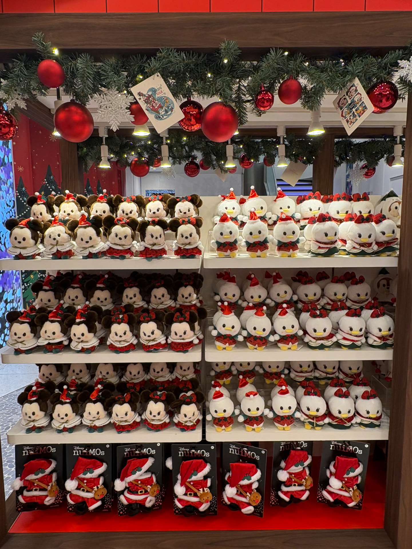 クリスマス仕様の「うるぽちゃちゃん」も販売中だ