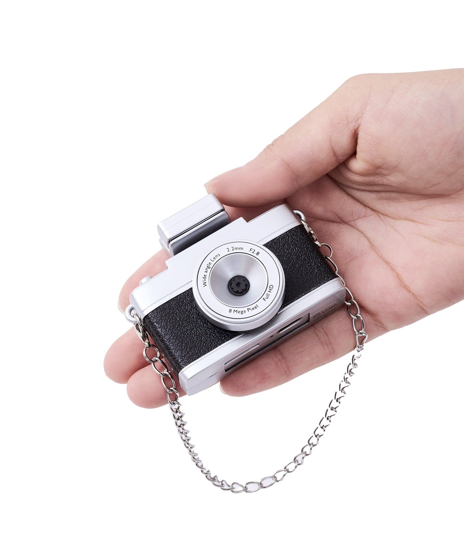 手のひらサイズなので、アクセサリー感覚で持ち歩ける