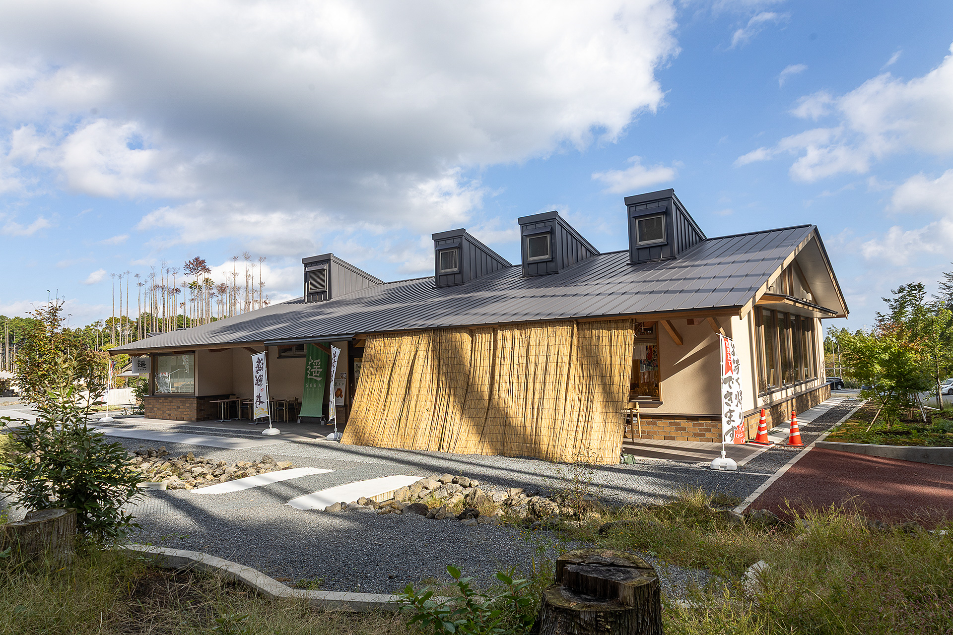 和食のお店「遙」の外観。RVパークの区画からは一番近い場所にある